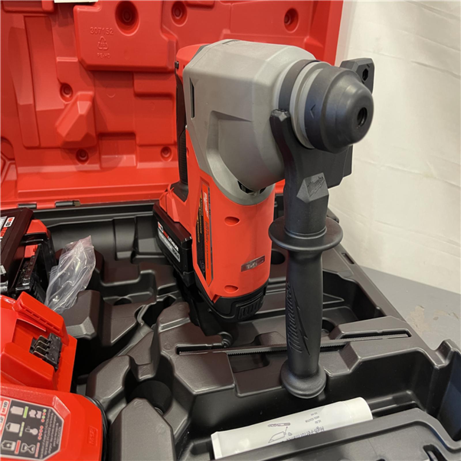 AS-IS - Milwaukee M18 FUEL 18V Lithium-Ion Brushless 1 in. Cordless SDS-Plus Rotary Hammer Kit