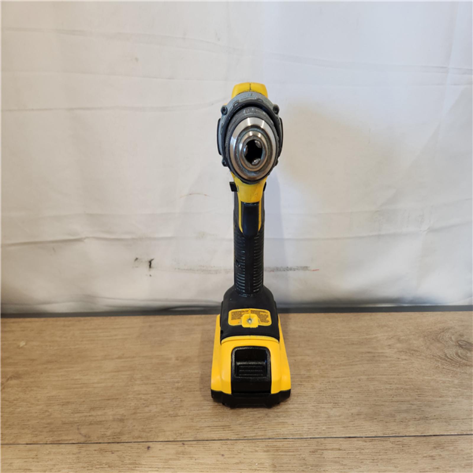 AS-IS- DEWALT ATOMIC COMPACT SERIES 20V MAX* Brushless Cordless 1/2 Drill/Driver Kit