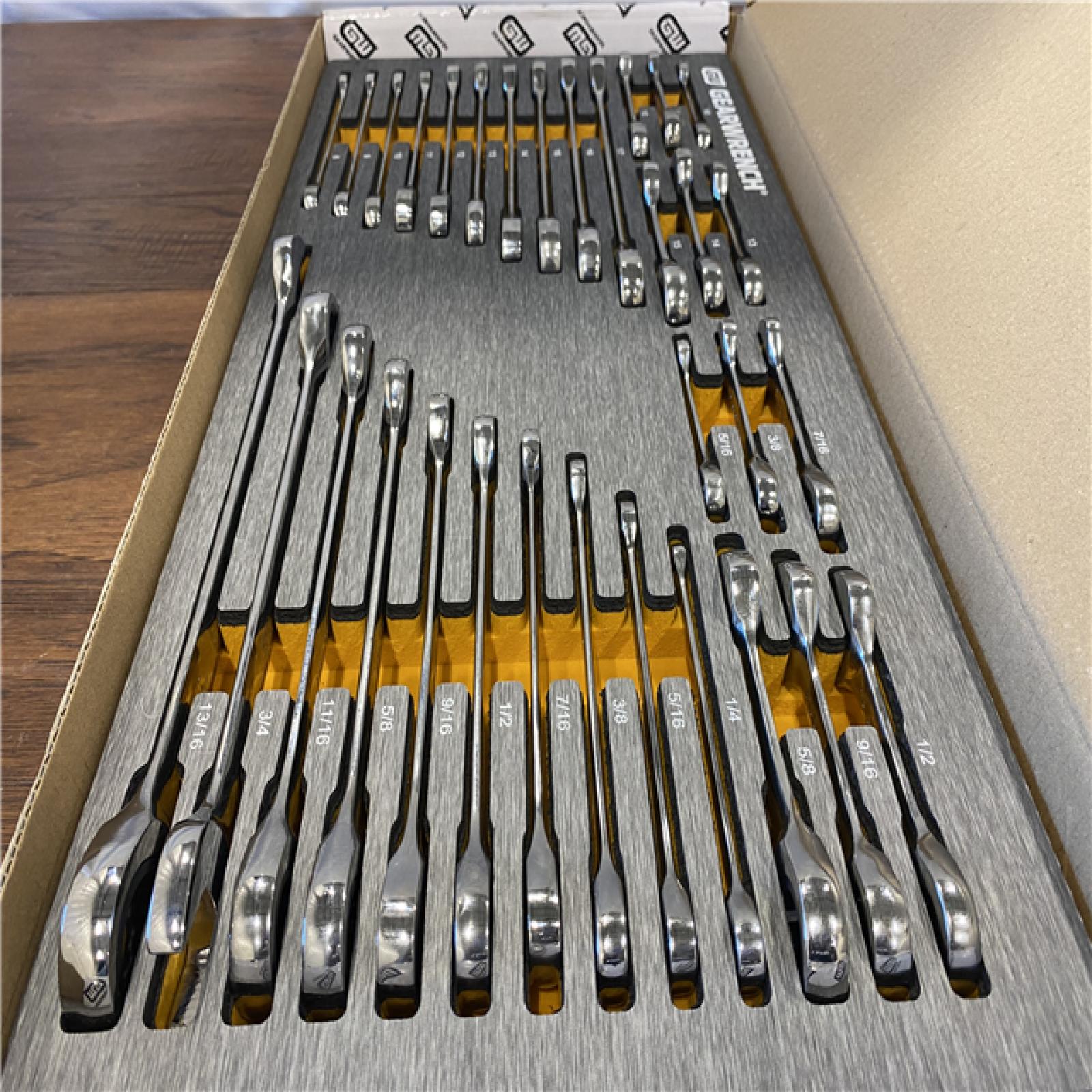 GEARWRENCH SAE/Metric Standard and Stubby Combination Ratcheting Wrench Set in EVA Tray (32-Piece)