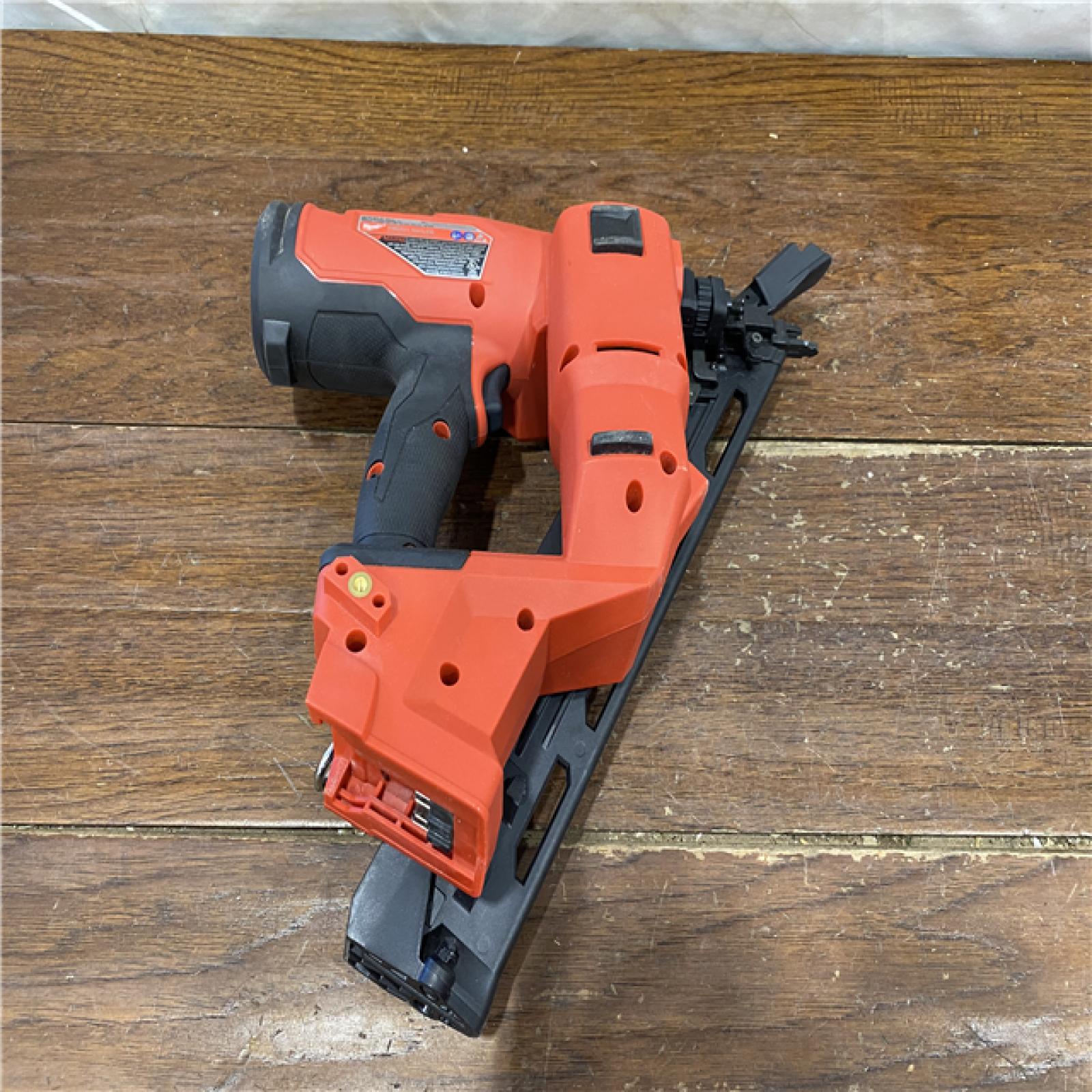 AS-IS Milwaukee 2839-20 M18 FUEL 15 Ga. 18 Volt Brushless Angled Finish Nailer