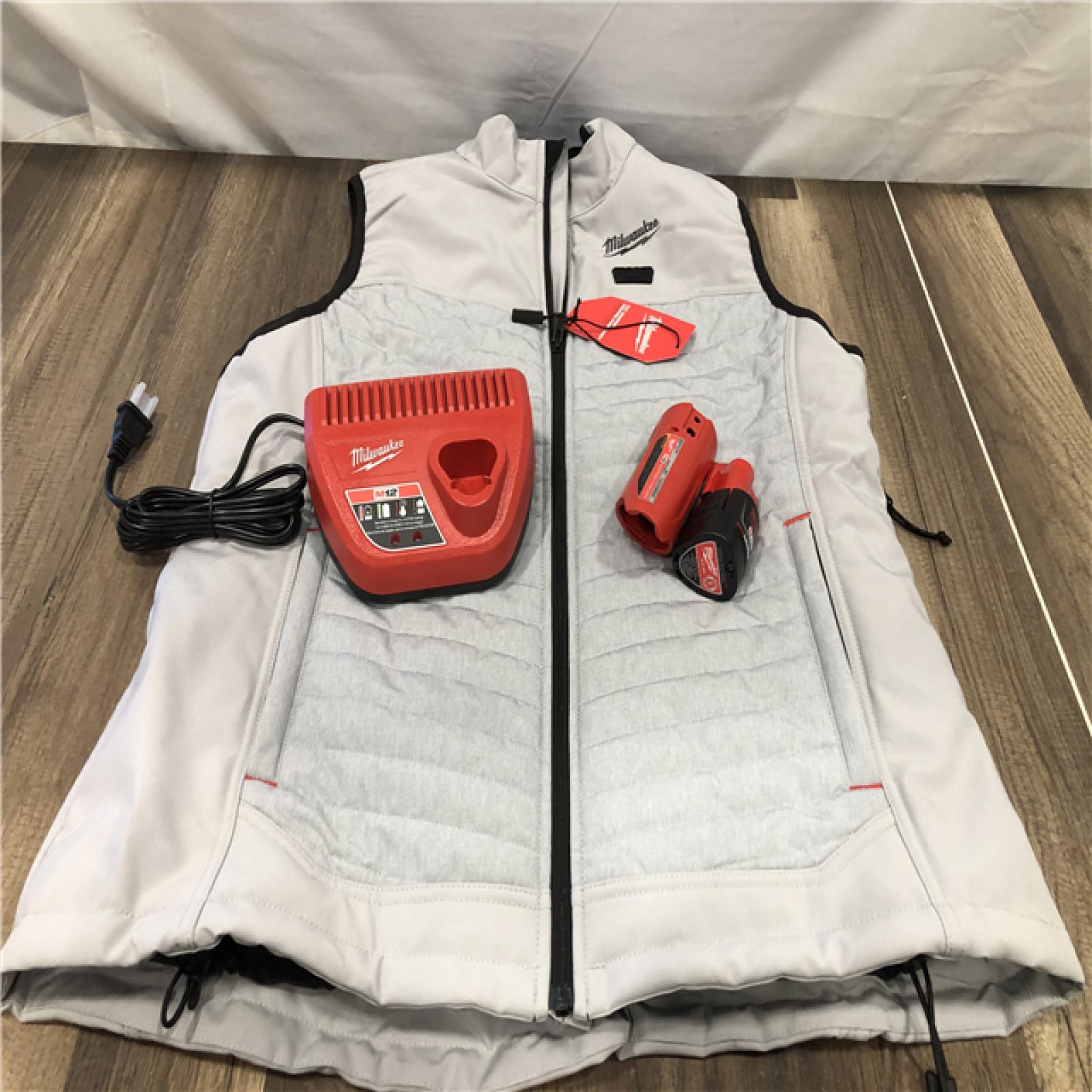 AS-IS Milwaukee Women's Large 12-Volt Lithium-Ion Cordless Axis Gray Heated Vest Kit
