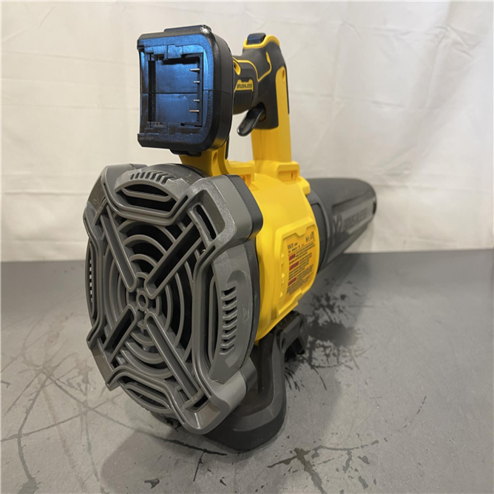 AS-IS - DeWalt 20V MAX 125 MPH 450 CFM Brushless Cordless Battery Powered Blower Kit