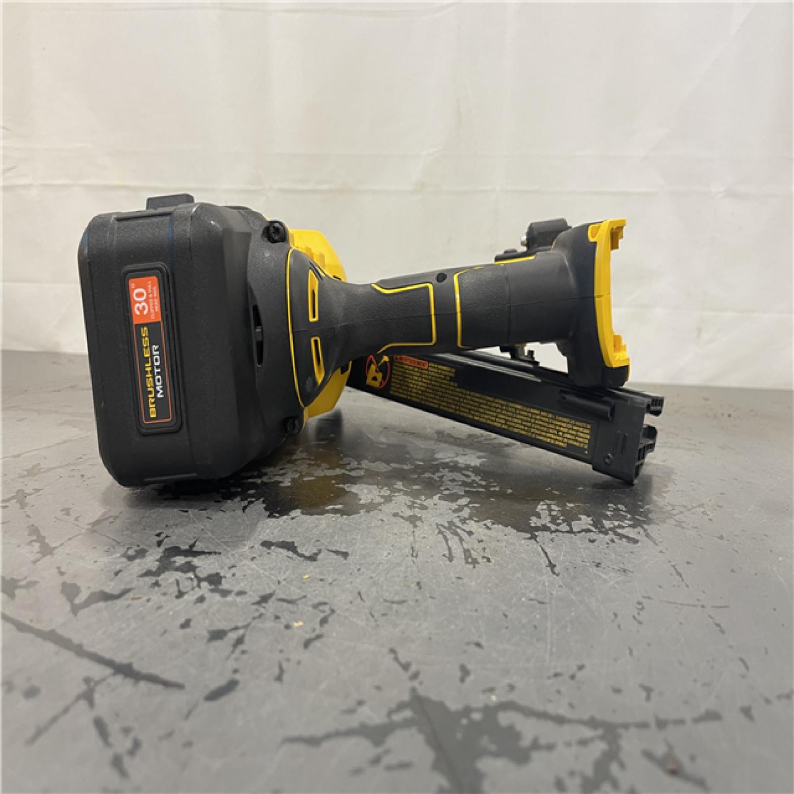AS-IS- DEWALT 20V 30 Degree Cordless Framing Nailer (Tool-Only)