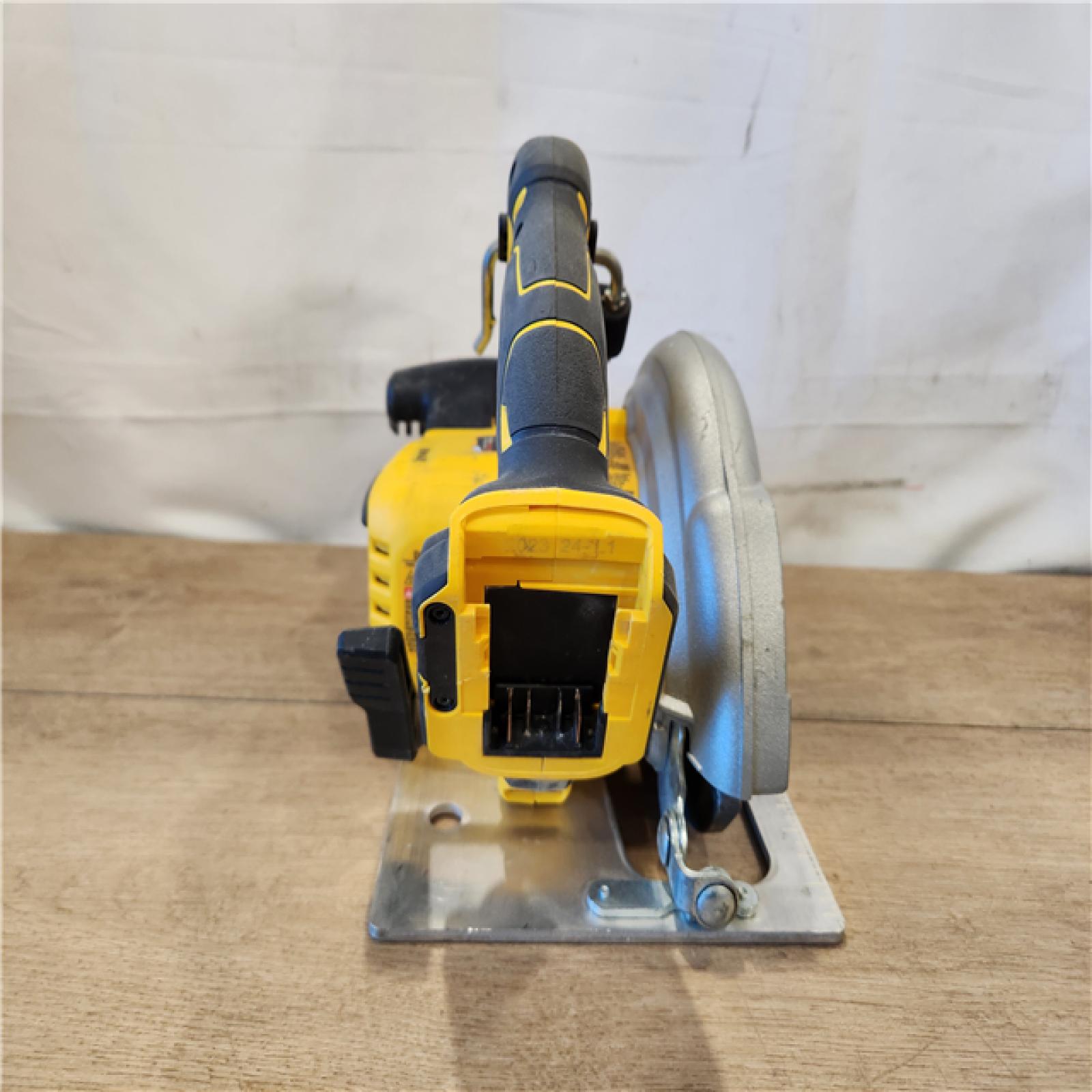 AS-IS- 20-Volt MAX 7-1/4 in. Cordless Circular Saw (Tool Only)