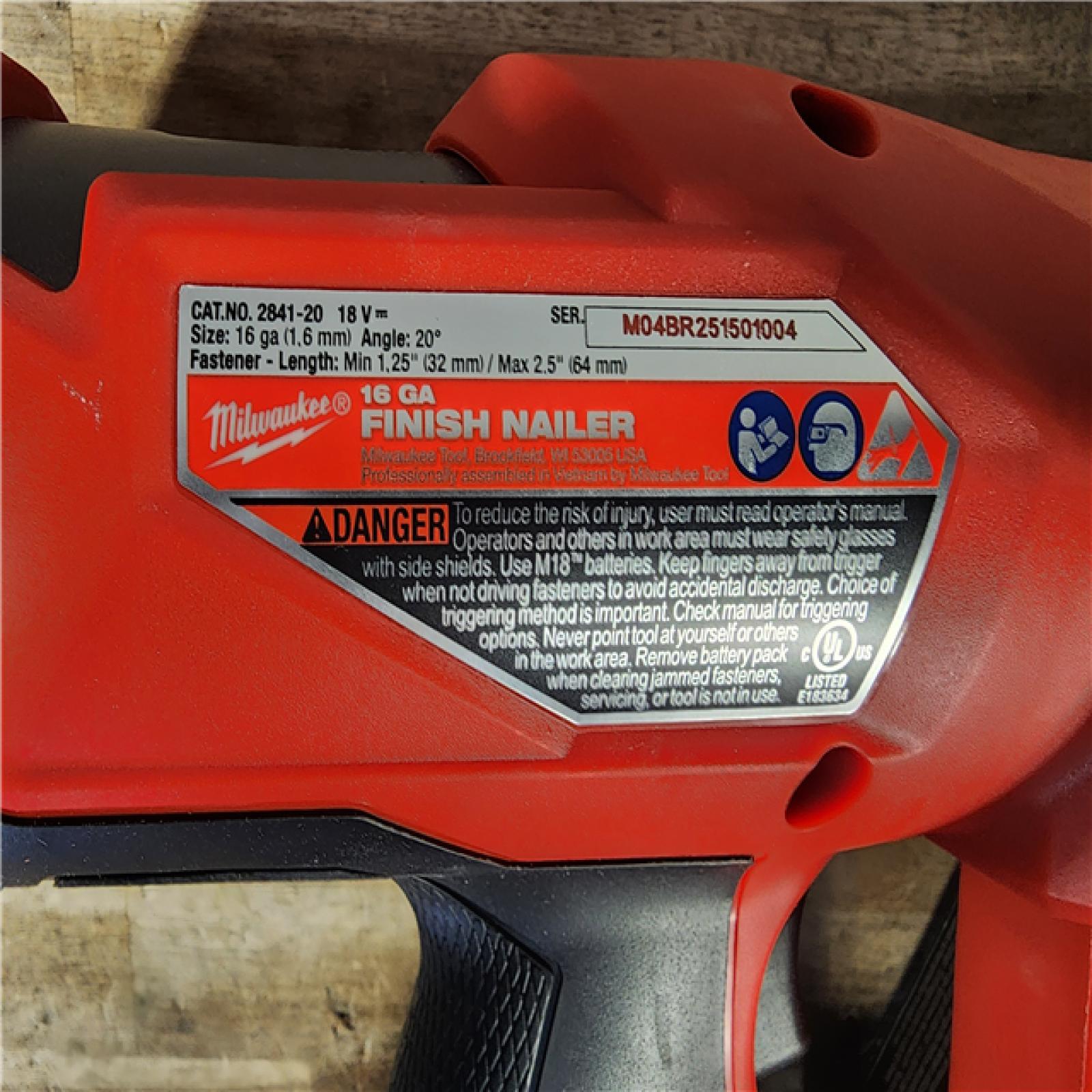 HOUSTON LOCATION - AS-IS Milwaukee 2841-20 18V Cordless Gen II 16 Gauge Angled Finish Nailer (Tool Only)