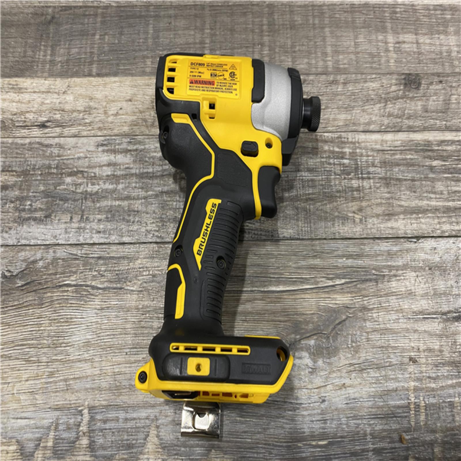 AS-IS DEWALT Atomic 20V Max Lithium-Ion Brushless Cordless Compact 1/4 in. Impact Driver Kit