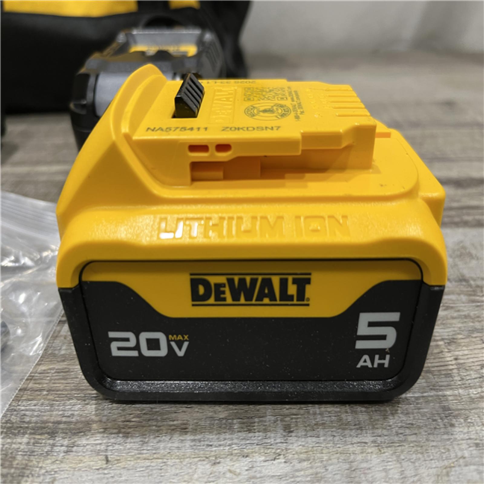 AS-IS DEWALT ATOMIC 20V MAX Lithium-Ion Cordless 1/4 in. Brushless Impact Driver Kit