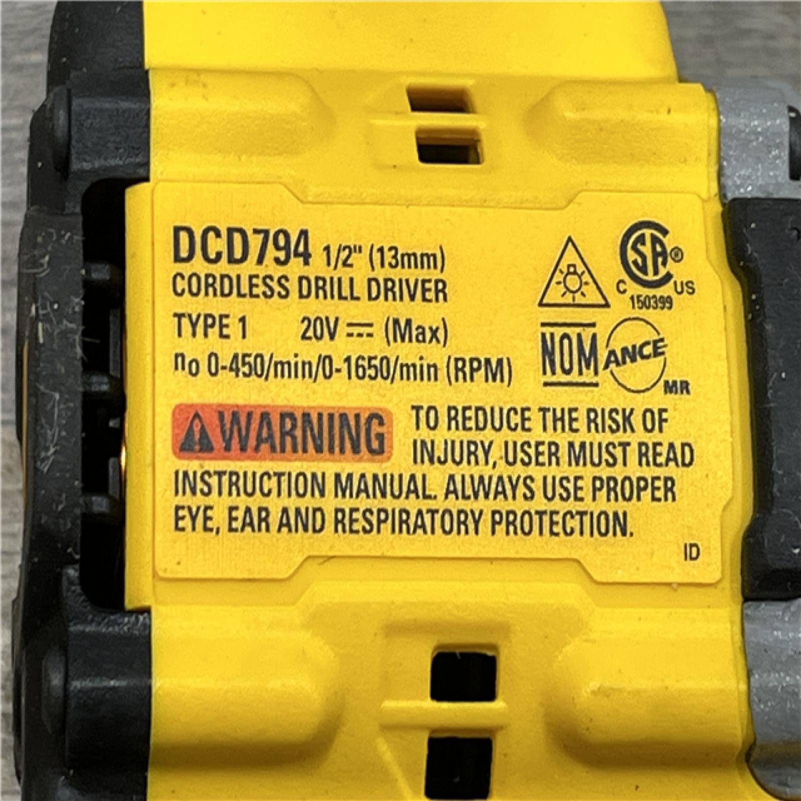 AS-IS DEWALT ATOMIC 20-Volt MAX Lithium-Ion Cordless Combo Kit