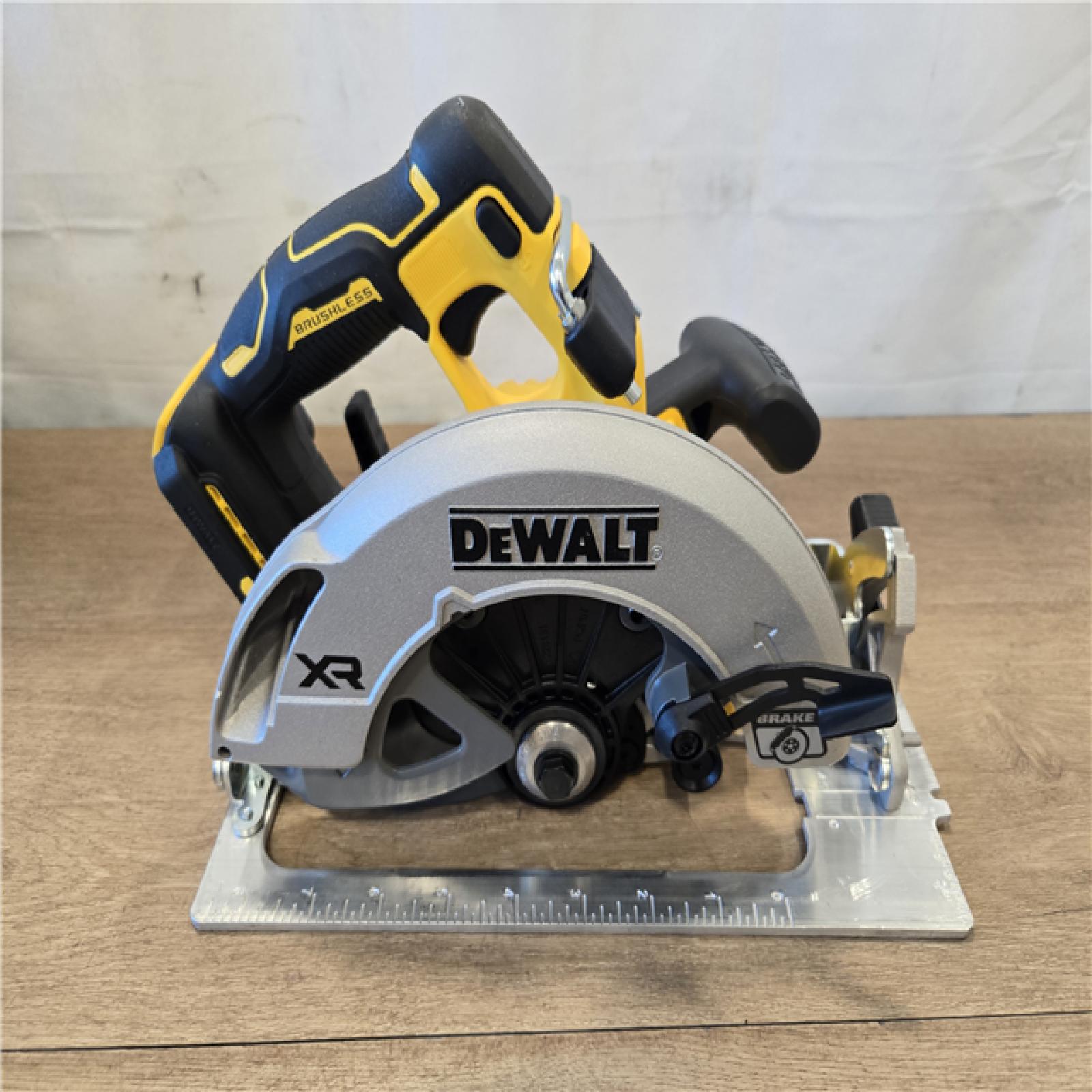 AS-IS DEWALT 20V MAX Cordless 6-Tool Combo Kit