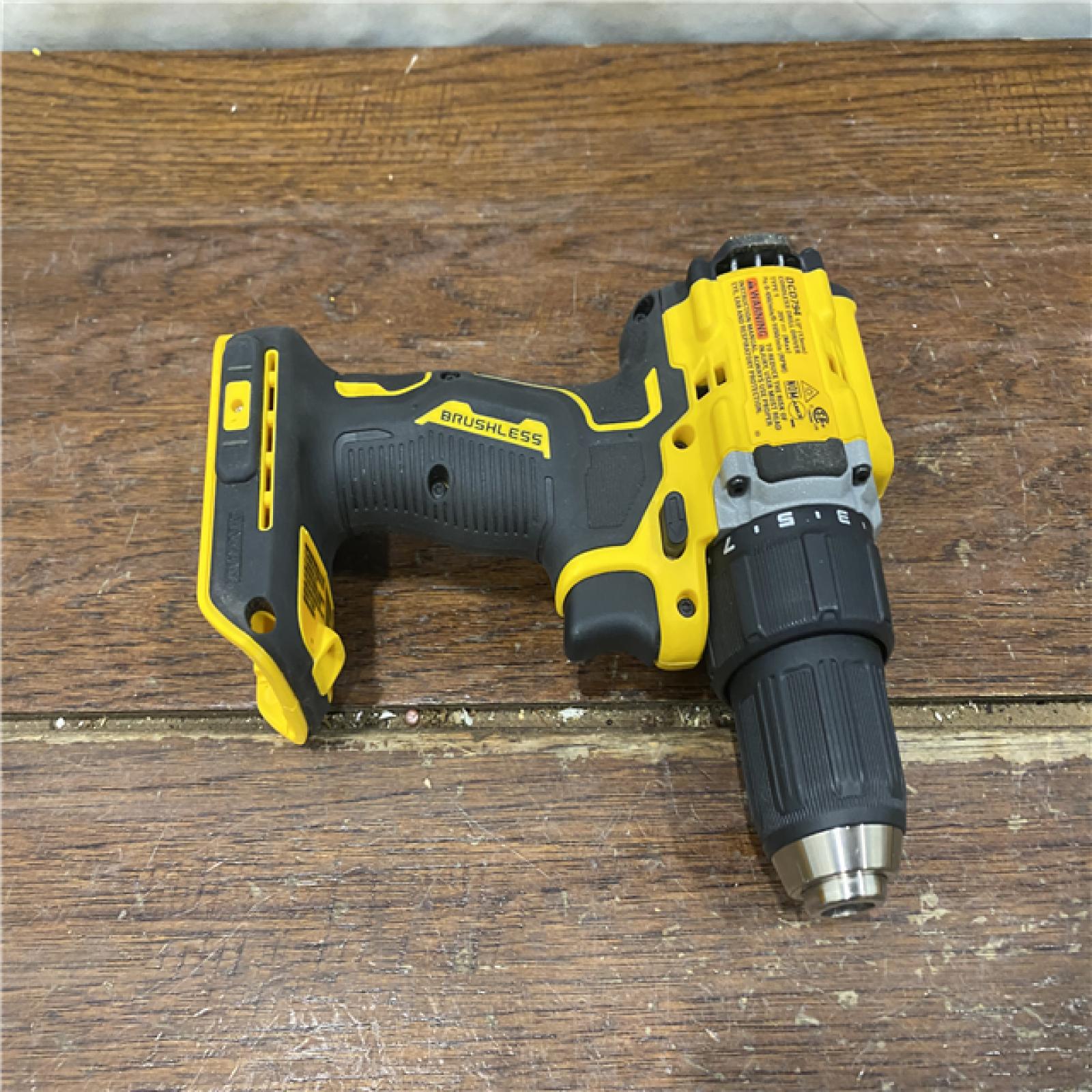 AS-IS DEWALT ATOMIC COMPACT SERIES 20V MAX* Brushless Cordless 1/2 Drill/Driver Kit
