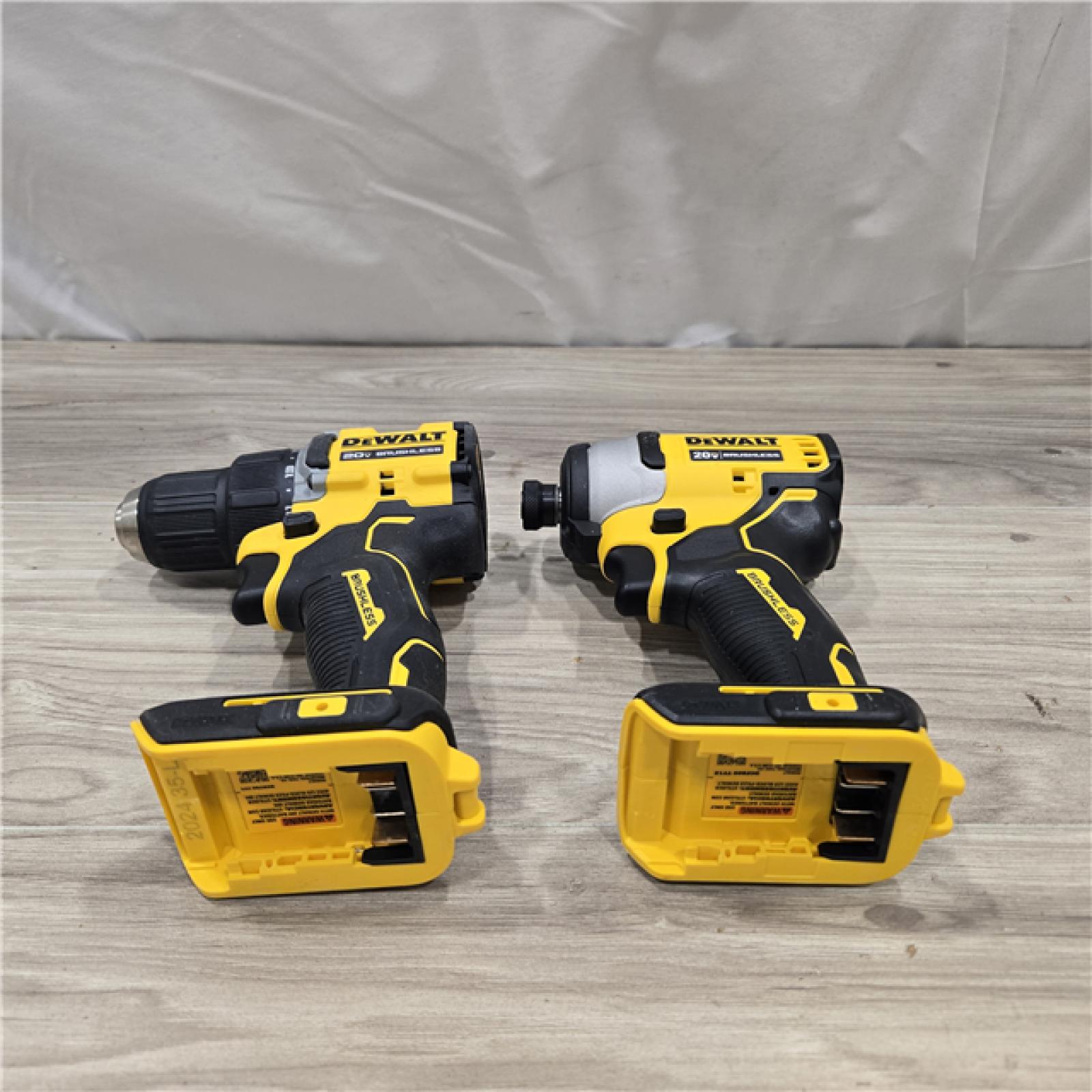 AS-IS Dewalt DCK225D2 20V MAX ATOMIC Compact Cordless Drill Driver and Impact Driver Combo Kit