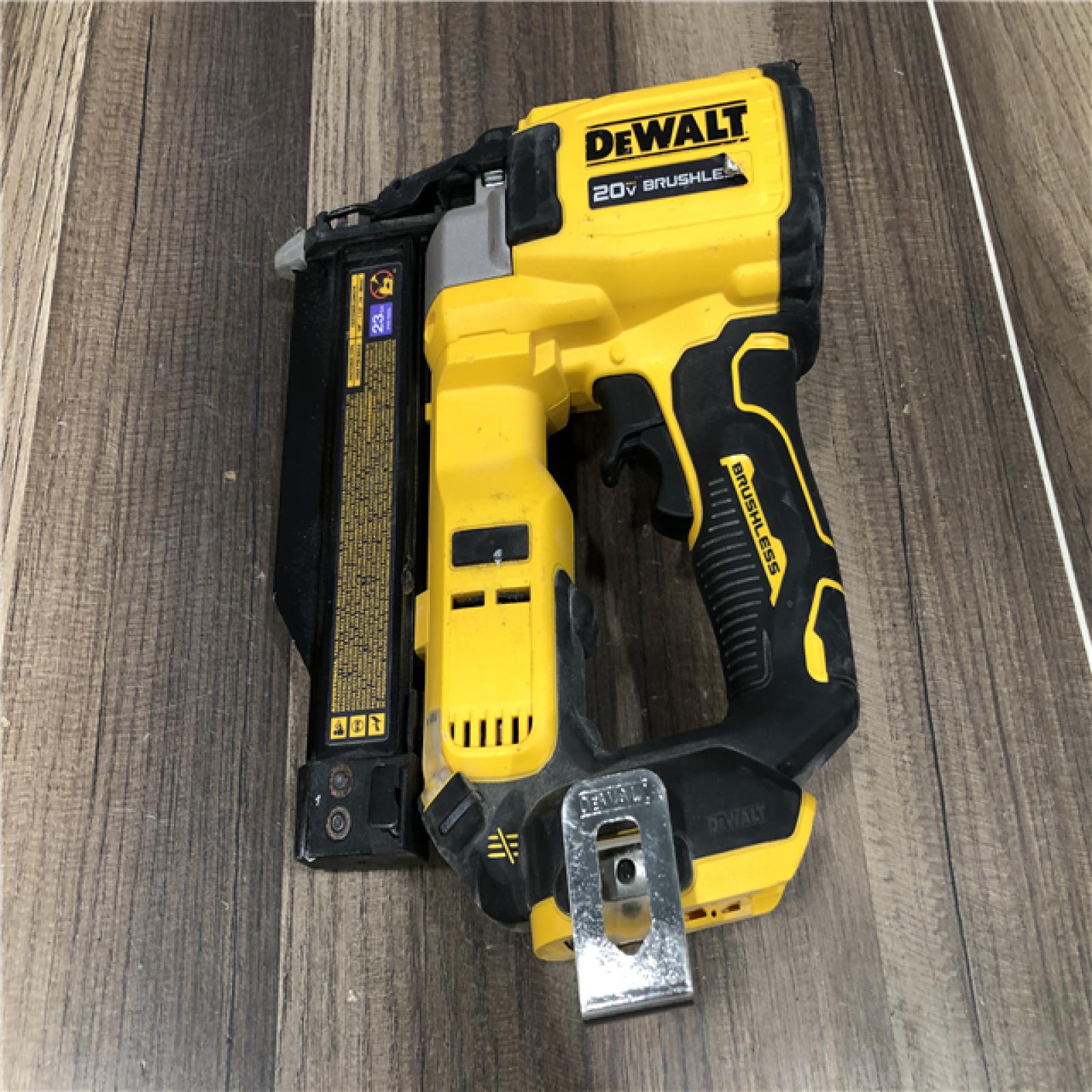 AS-IS DEWALT ATOMIC 20V MAX Lithium Ion Cordless 23 Gauge Pin Nailer Kit