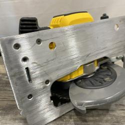 AS-IS DEWALT 20-Volt MAX 7-1/4 in. Cordless Circular Saw (Tool Only)