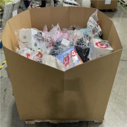 DALLAS LOCATION- NEW!- BULLSEYE MIXED CLOTHING PALLET (300 UNITS)