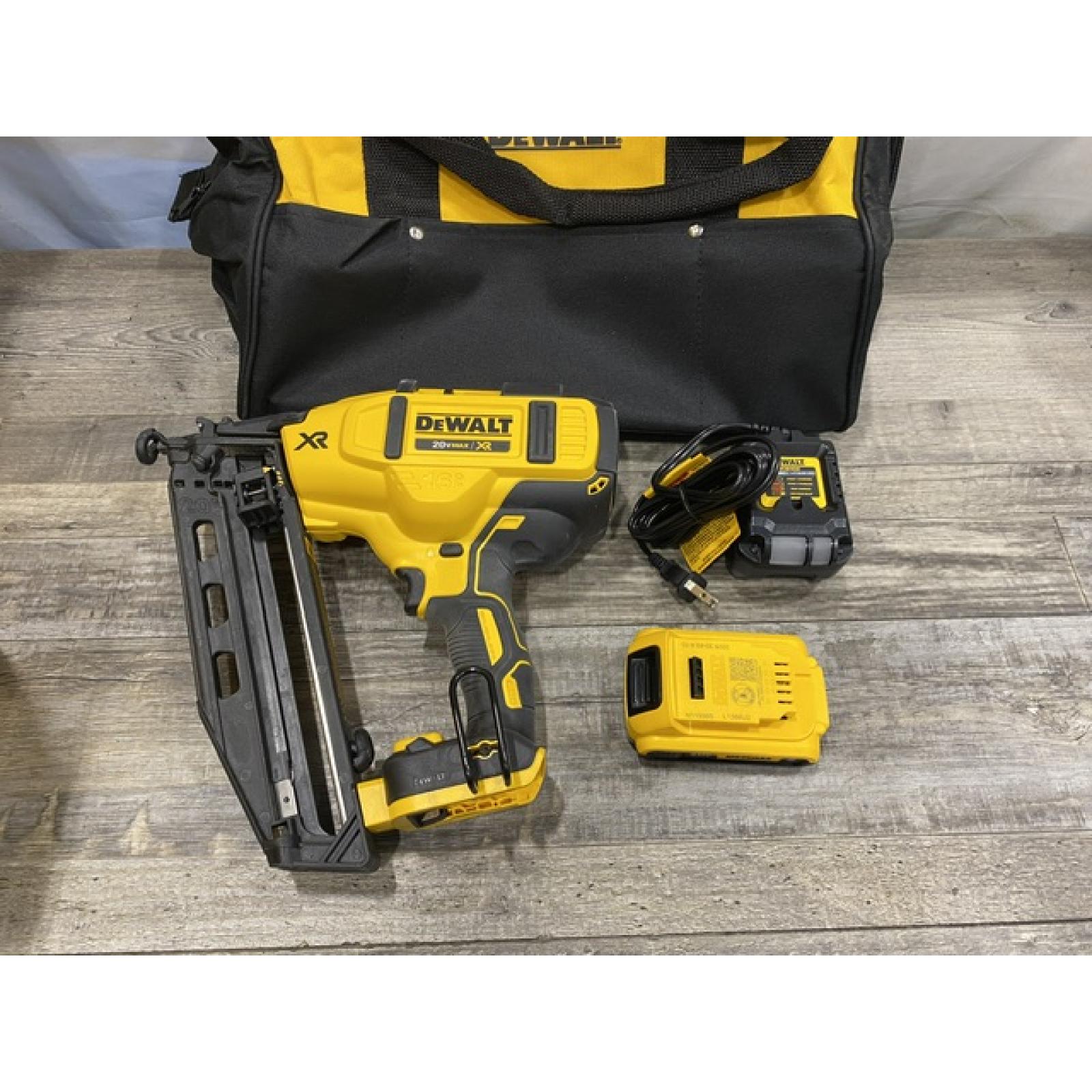 AS-IS DEWALT 20V MAX XR 16-Gauge Electric Cordless Angled Finishing Nailer Kit