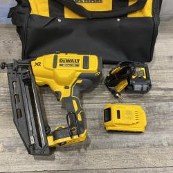 AS-IS DEWALT 20V MAX XR 16-Gauge Electric Cordless Angled Finishing Nailer Kit