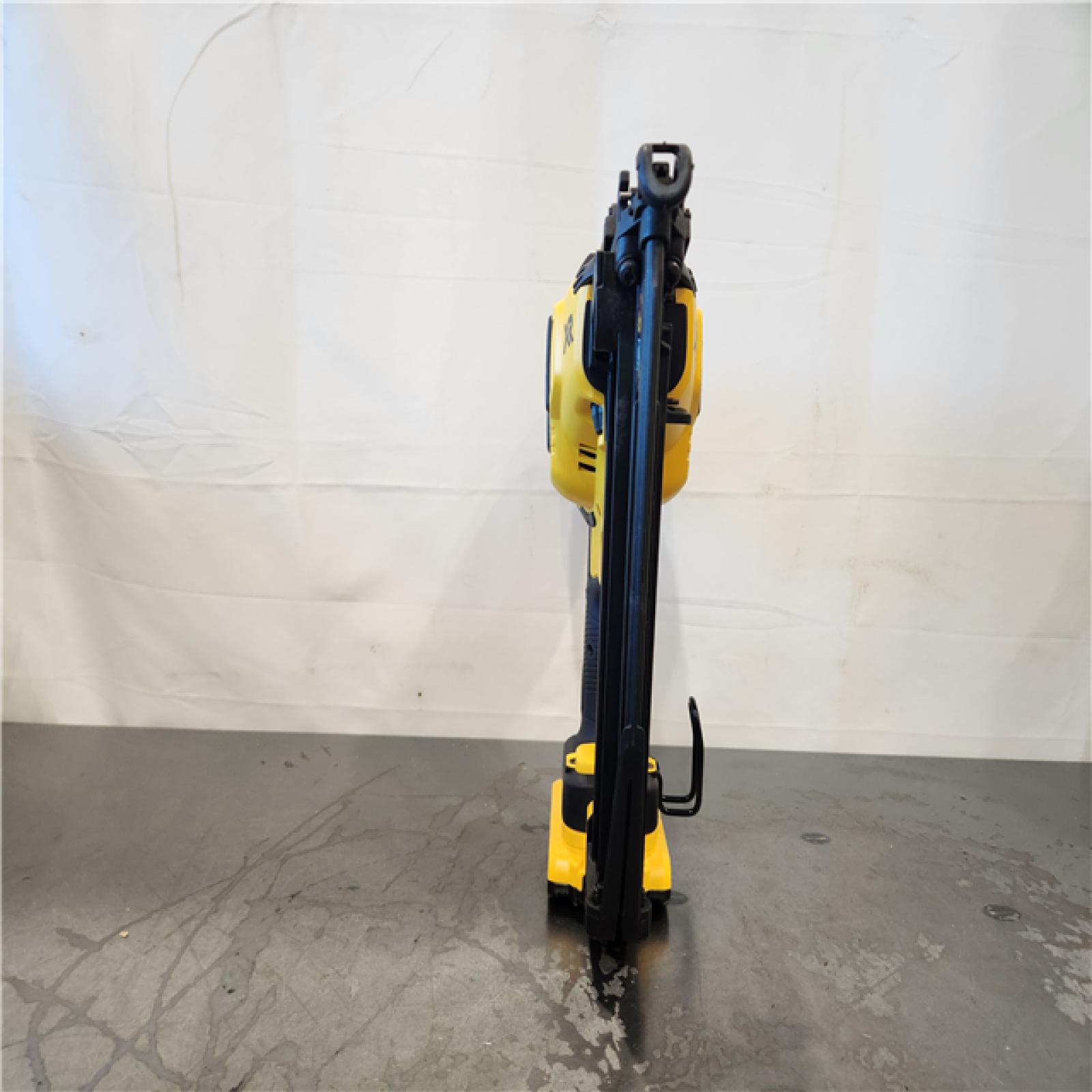 AS-IS- DeWalt DCN660D1 20V 16 Gauge Cordless Angled Finish Nailer Kit W/ 2Ah Battery