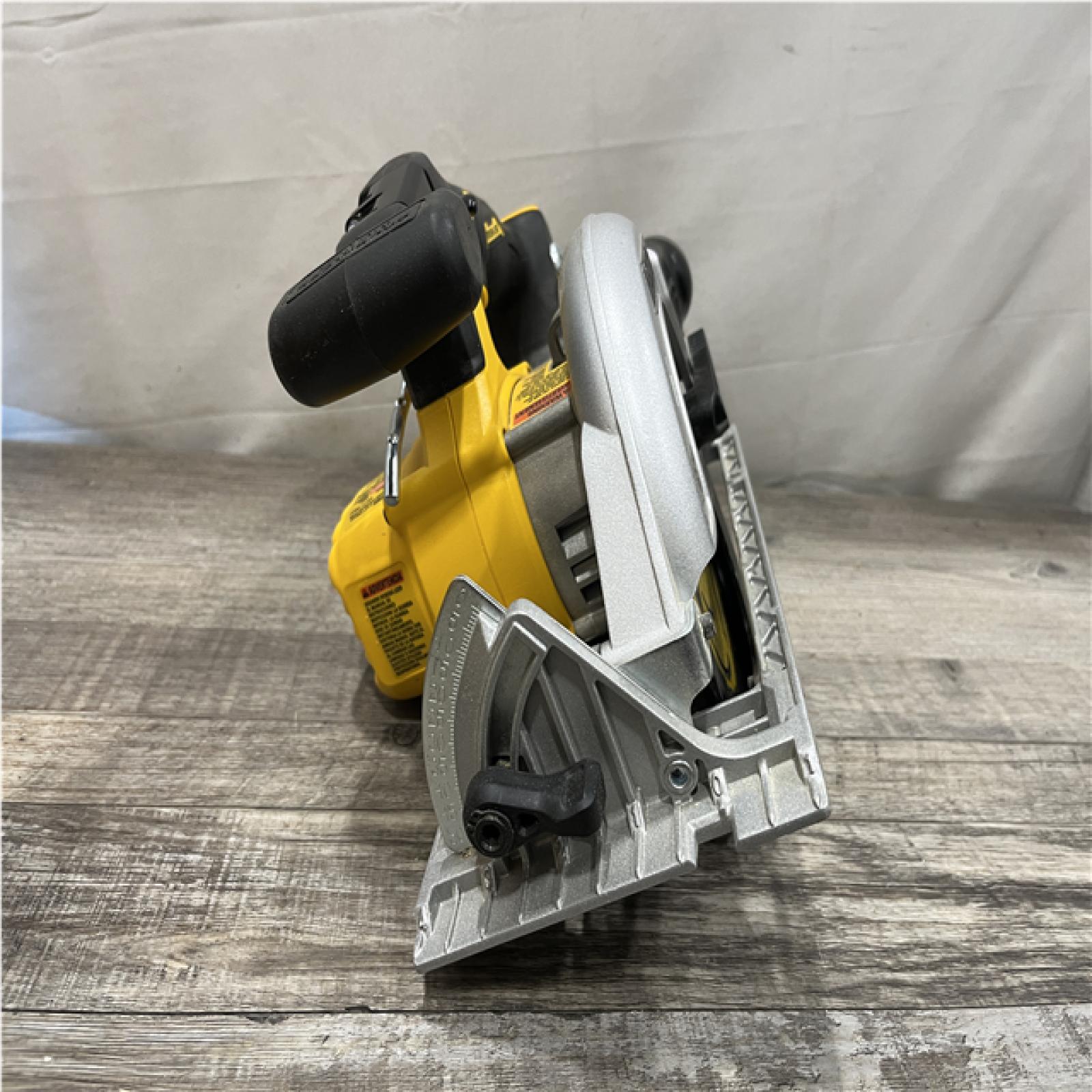 AS-IS DEWALT 20V MAX Cordless Brushless 6-1/2 in. Sidewinder Style Circular Saw (Tool Only)