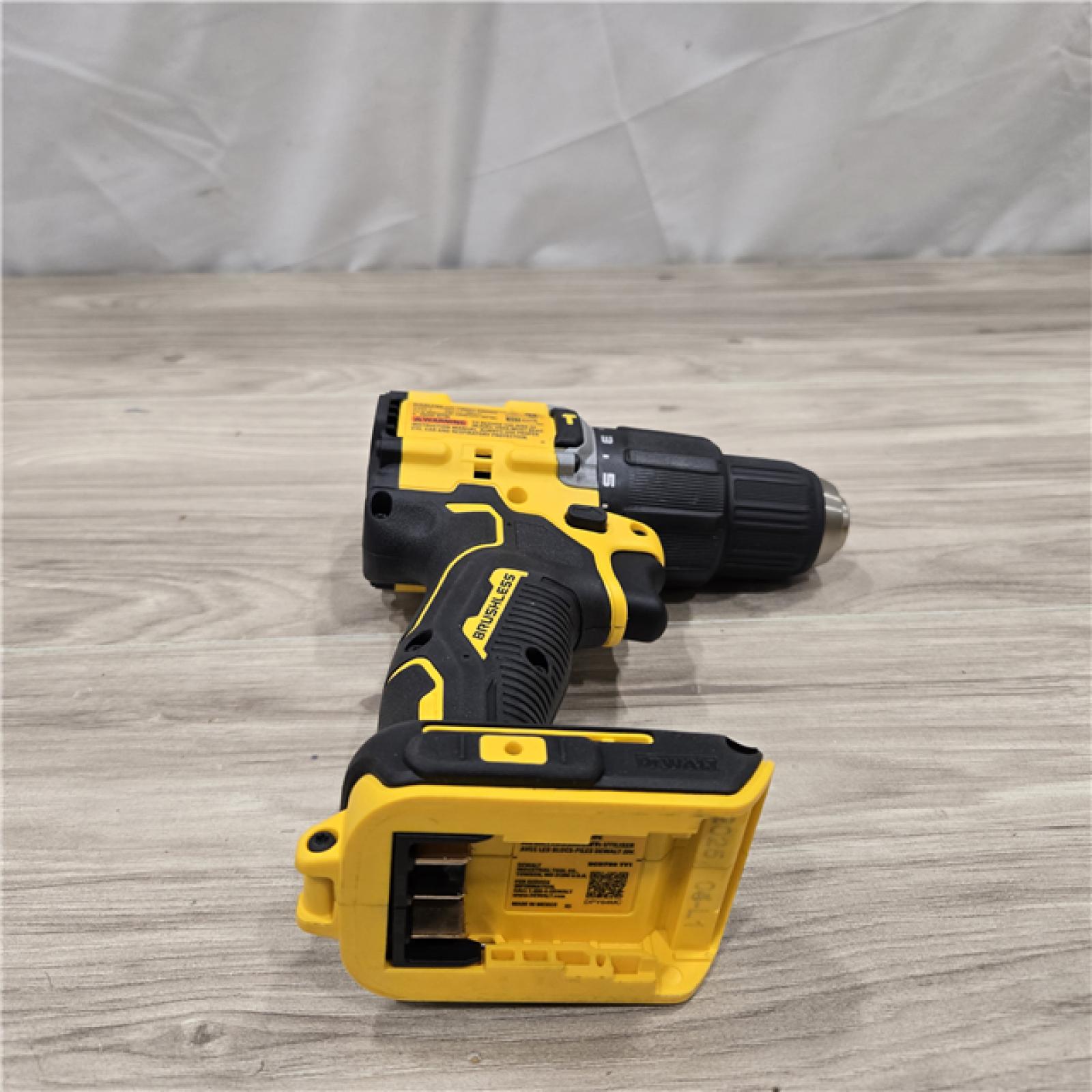 AS-IS DEWALT ATOMIC 20V Cordless 1/2 in. Compact Hammer Drill Kit
