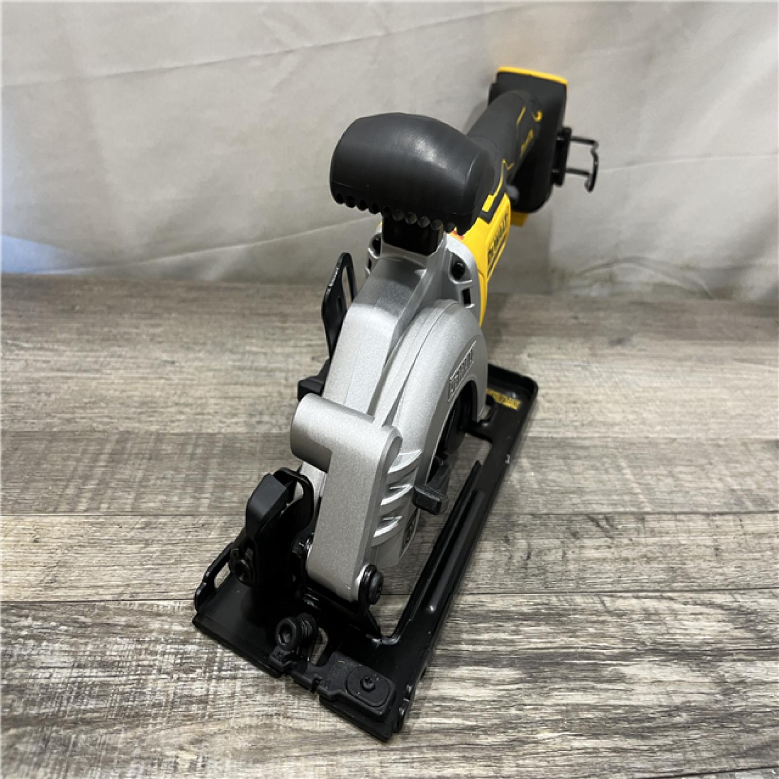 AS-IS DEWALT ATOMIC 20V MAX Cordless Brushless 4-1/2 in. Circular Saw (Tool Only)