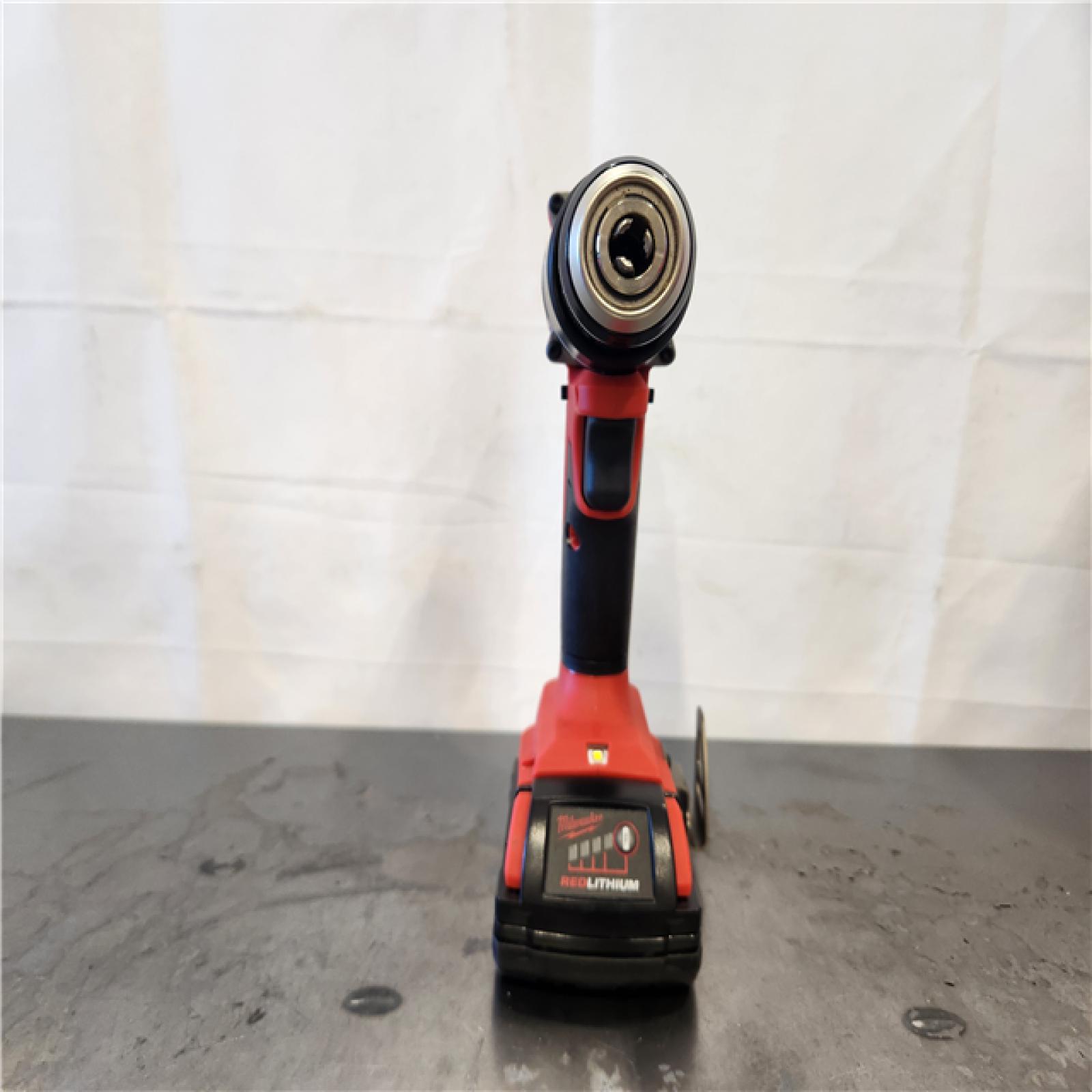 AS-IS- Milwaukee M18 18V Drill/Driver Kit