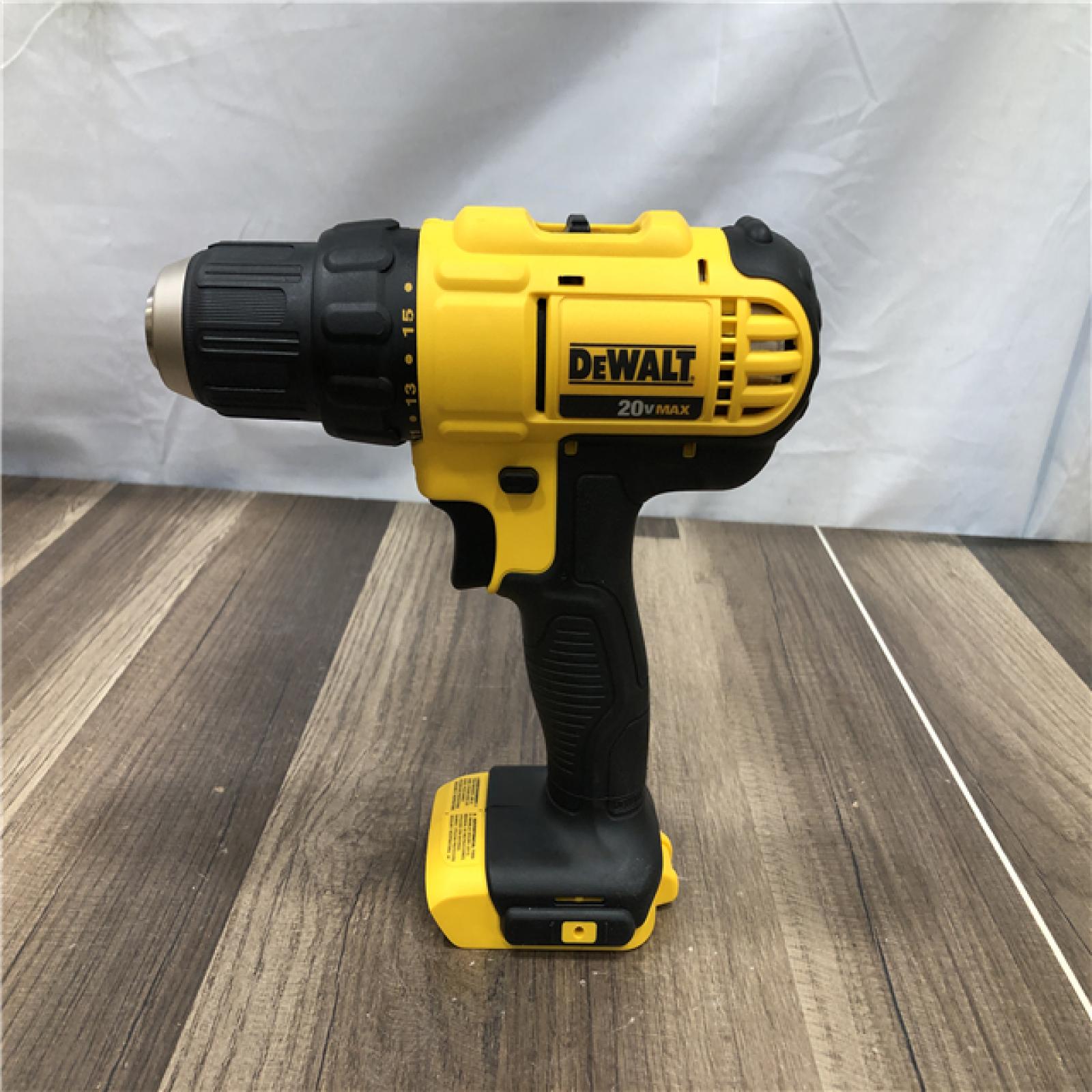 AS-IS DEWALT 20V MAX Cordless 1/2 in. Drill/Driver Kit