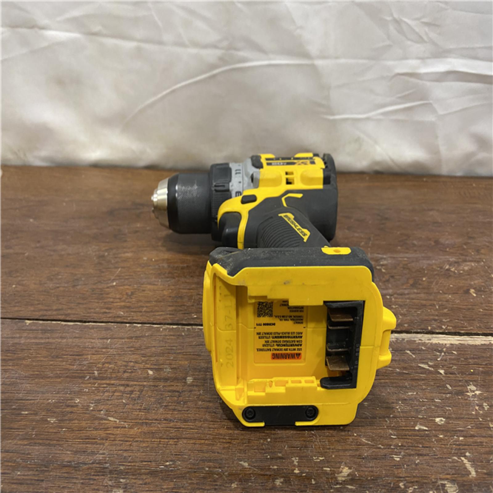 AS-IS DEWALT 20V MAX XR Brushless Cordless 1/2 Drill/Driver Kit
