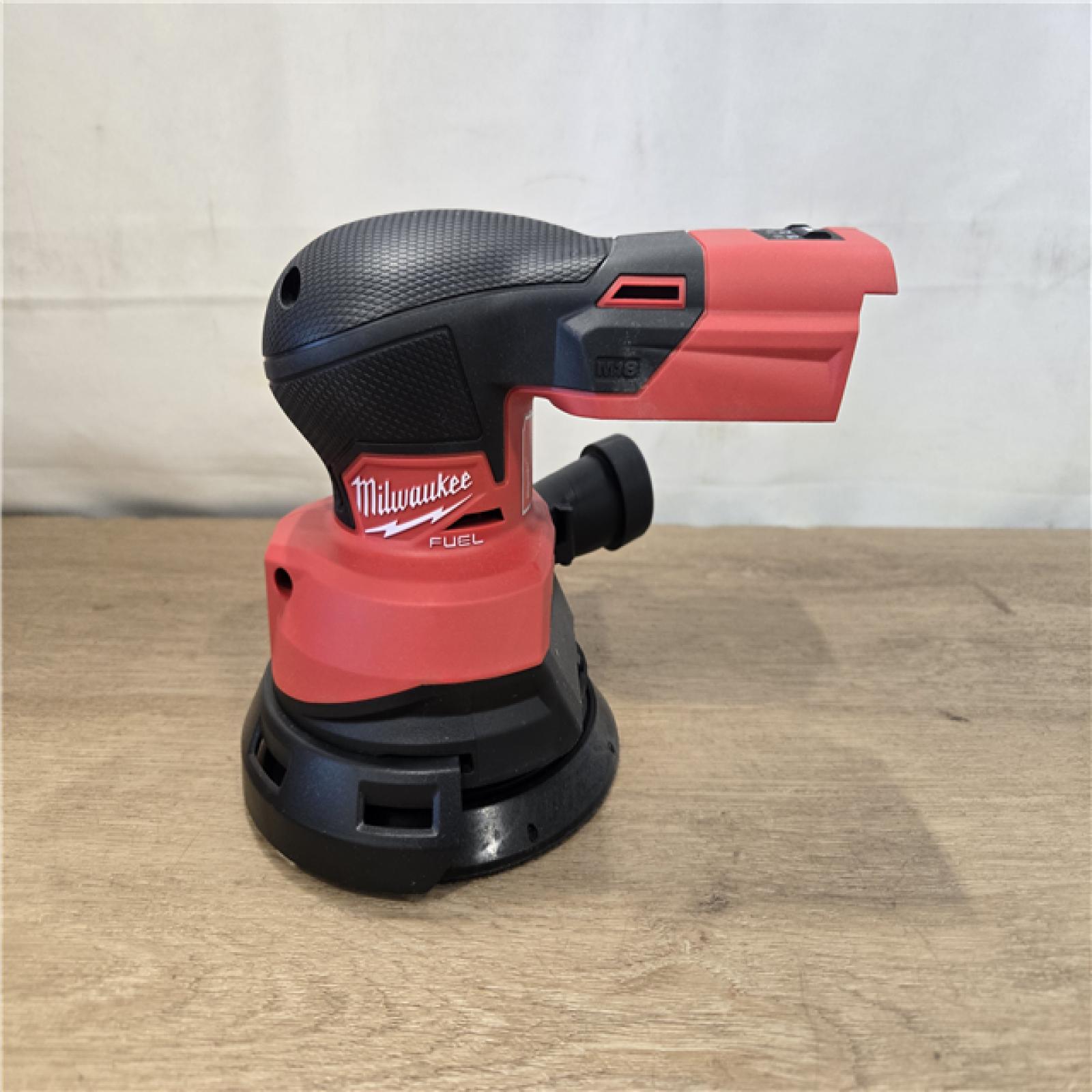 AS-IS Milwaukee 18V Cordless FUEL 5 in. Random Orbit Sander (Tool-Only)