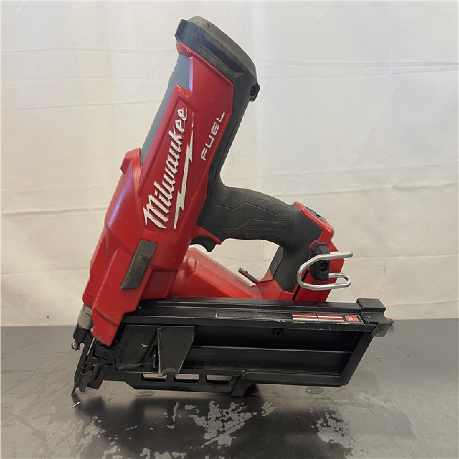 AS-IS- Milwaukee M18 FUEL 30 Degree Framing Nailer (TOOL ONLY)