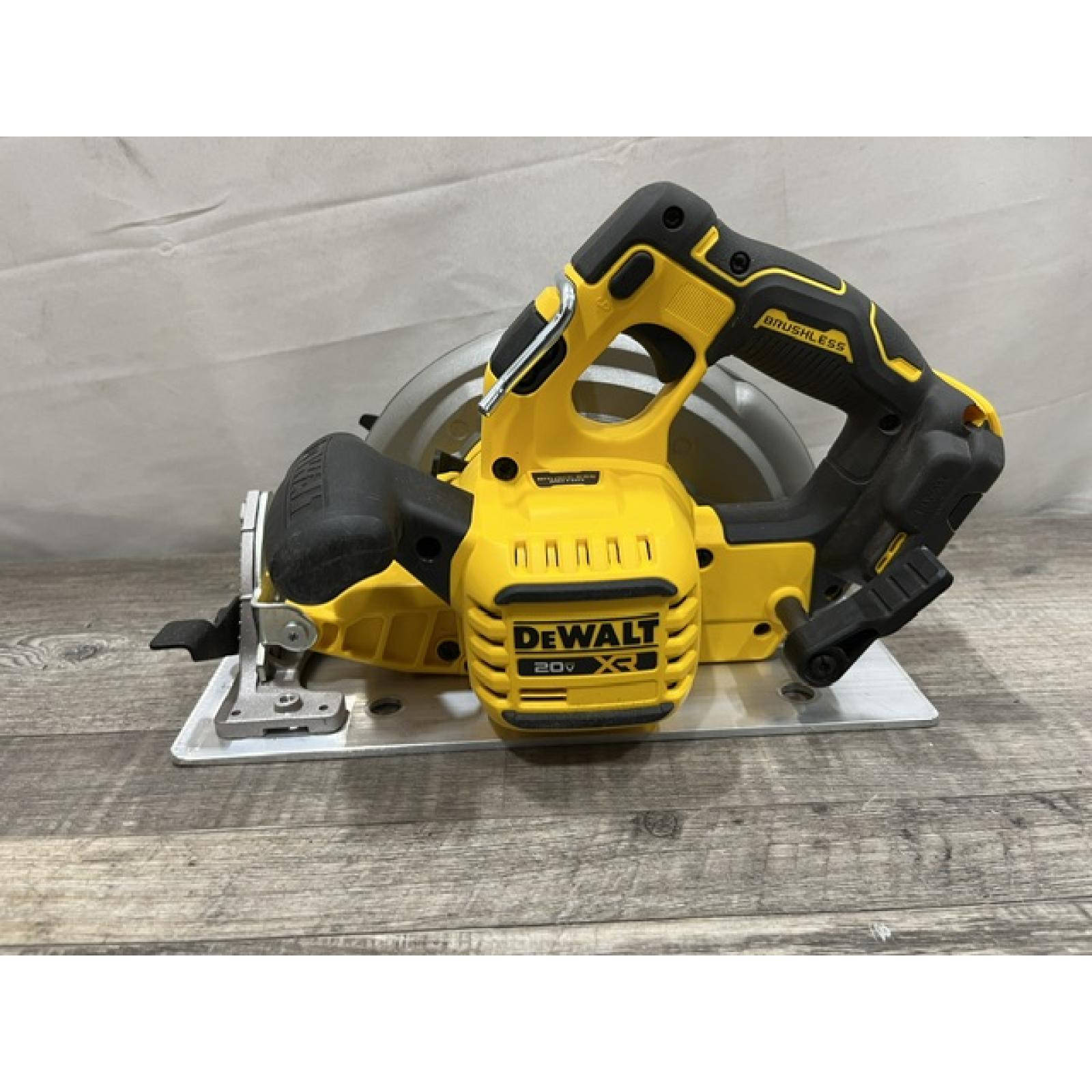 AS-IS DEWALT FLEXVOLT 60V MAX 125 MPH 600 CFM Brushless Cordless Battery Powered Blower Kit