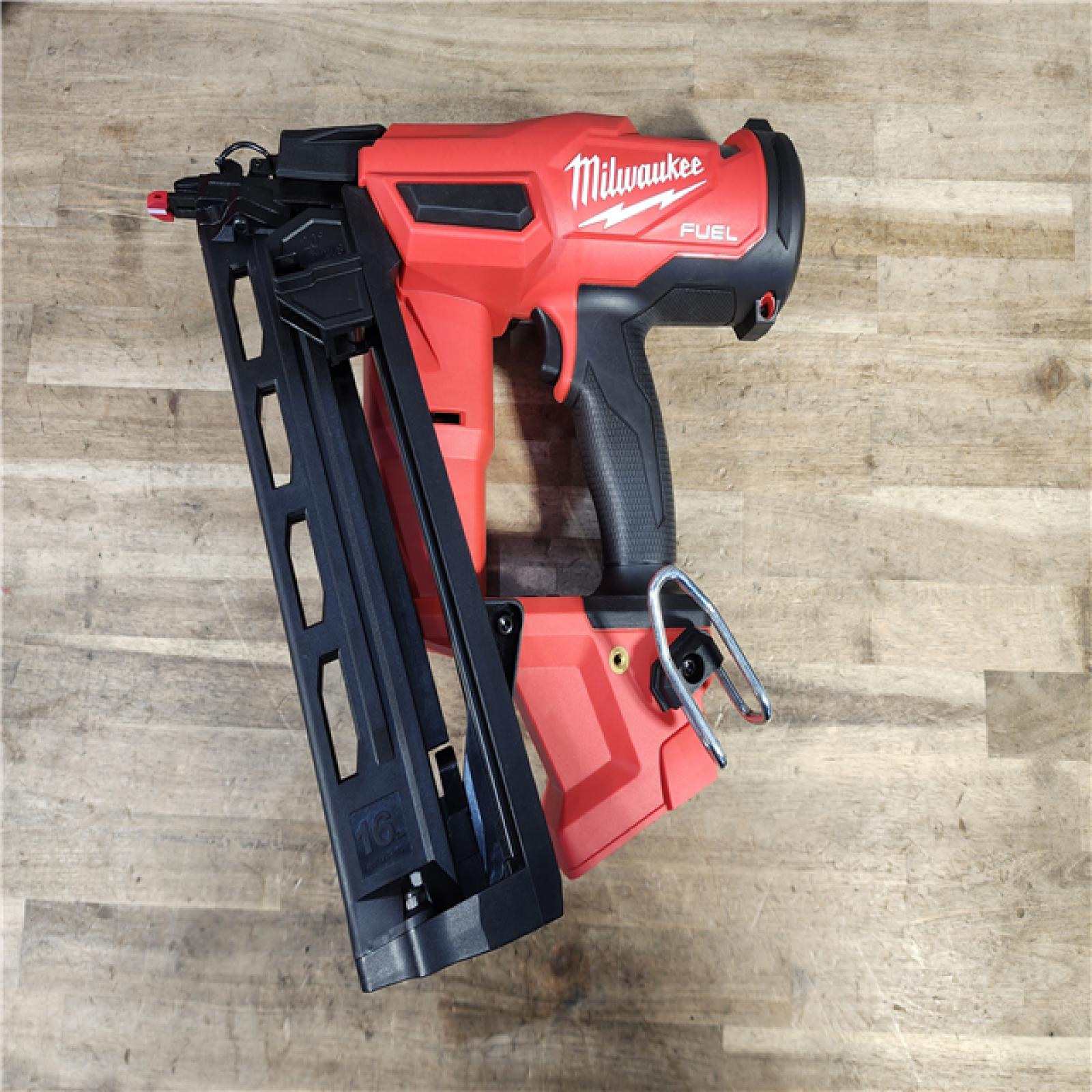 HOUSTON LOCATION - AS-IS Milwaukee 2841-20 18V Cordless Gen II 16 Gauge Angled Finish Nailer (Tool Only)