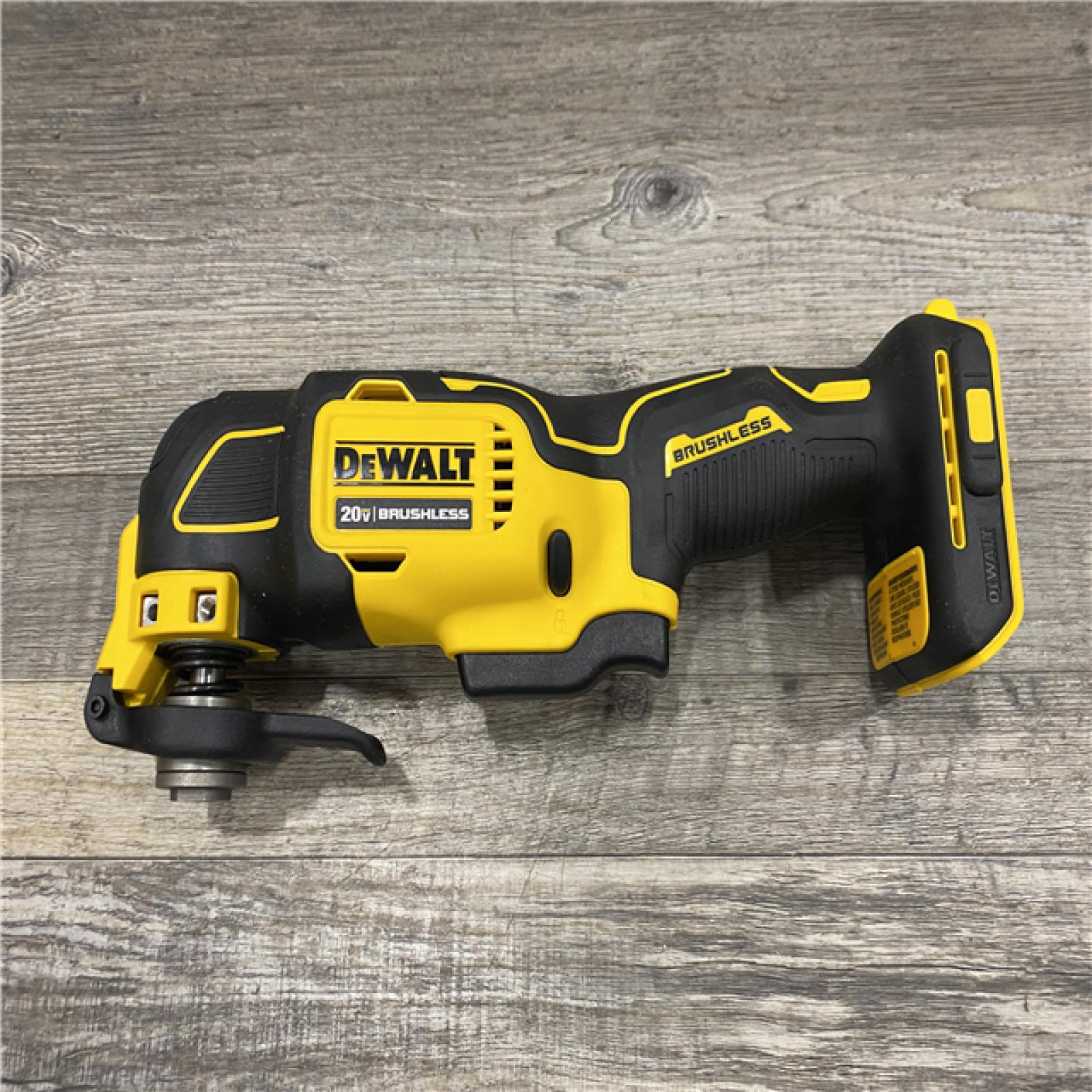 AS-IS DEWALT ATOMIC 20V MAX Cordless Brushless Oscillating Multi Tool Kit