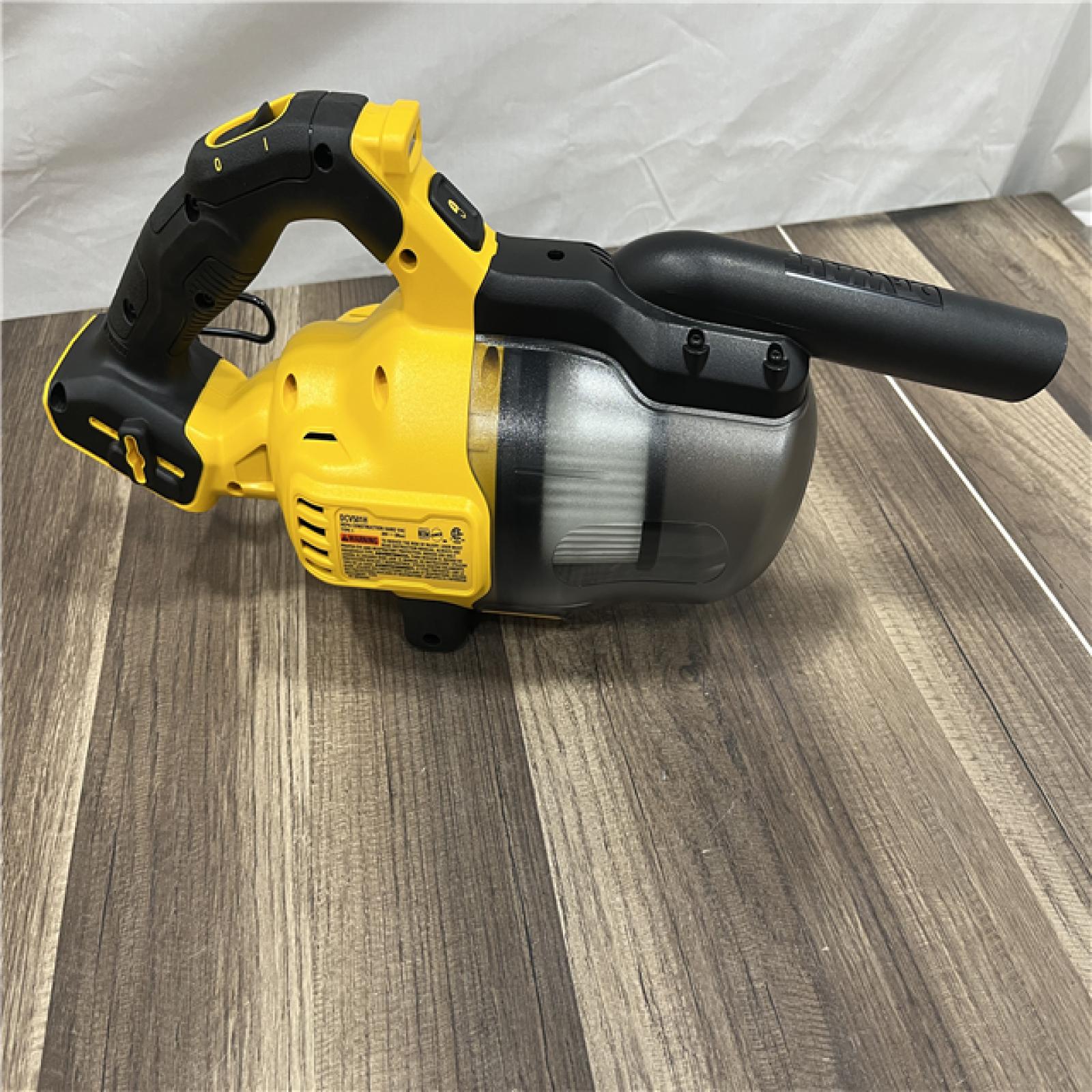 GOOD DeWalt 20V MAX Bagless Cordless HEPA Filter Hand Vacuum
