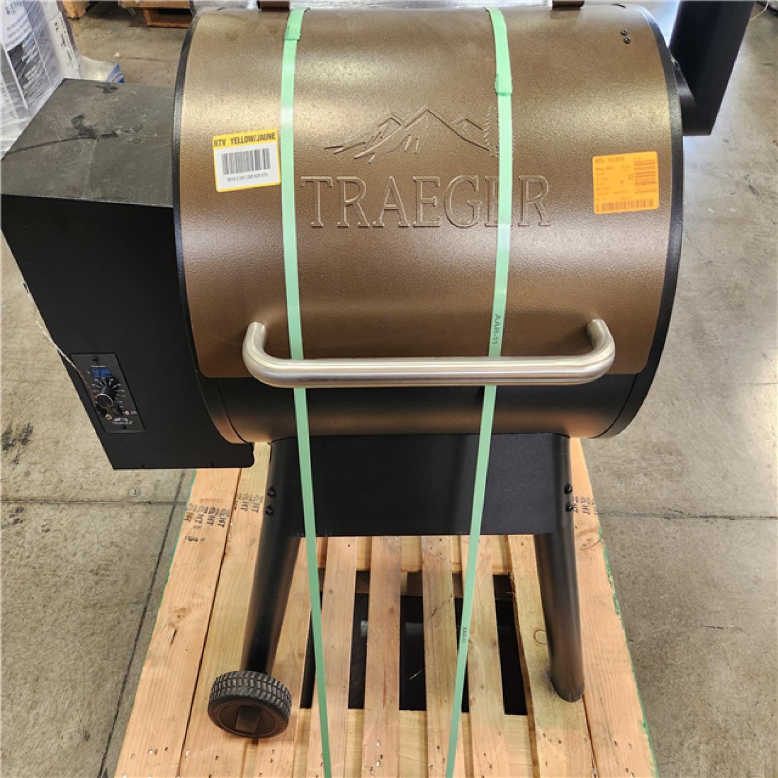 Phoenix Location Traeger Pro Series 22-Pellet Grill and Smoker in Bronze