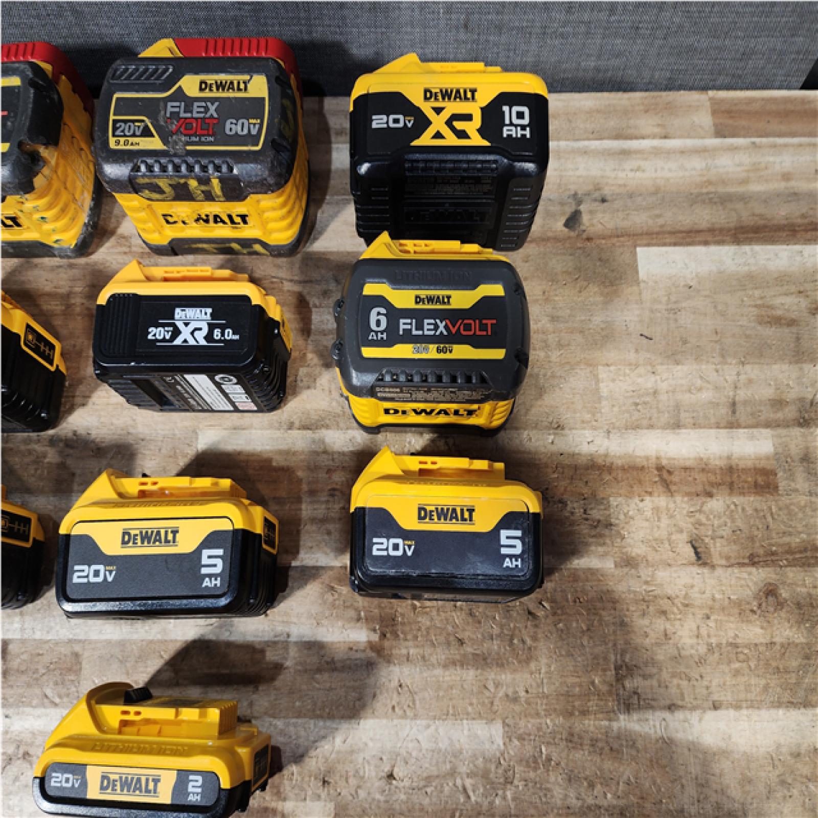 HOUSTON LOCATION - AS - IS DEWALT BATTERY PACK QTY - 10