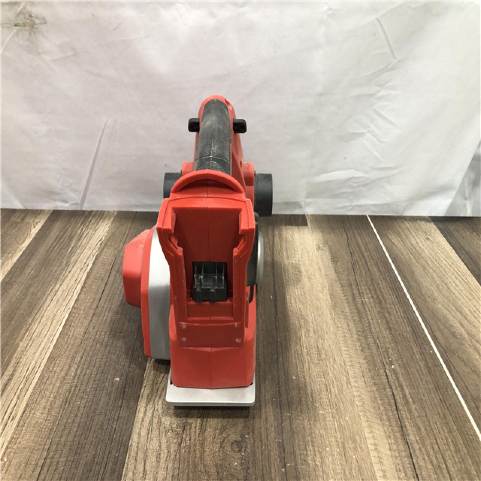 AS-IS Milwaukee M18 18V Lithium-Ion Cordless 3-1/4 in. Planer (Tool-Only)