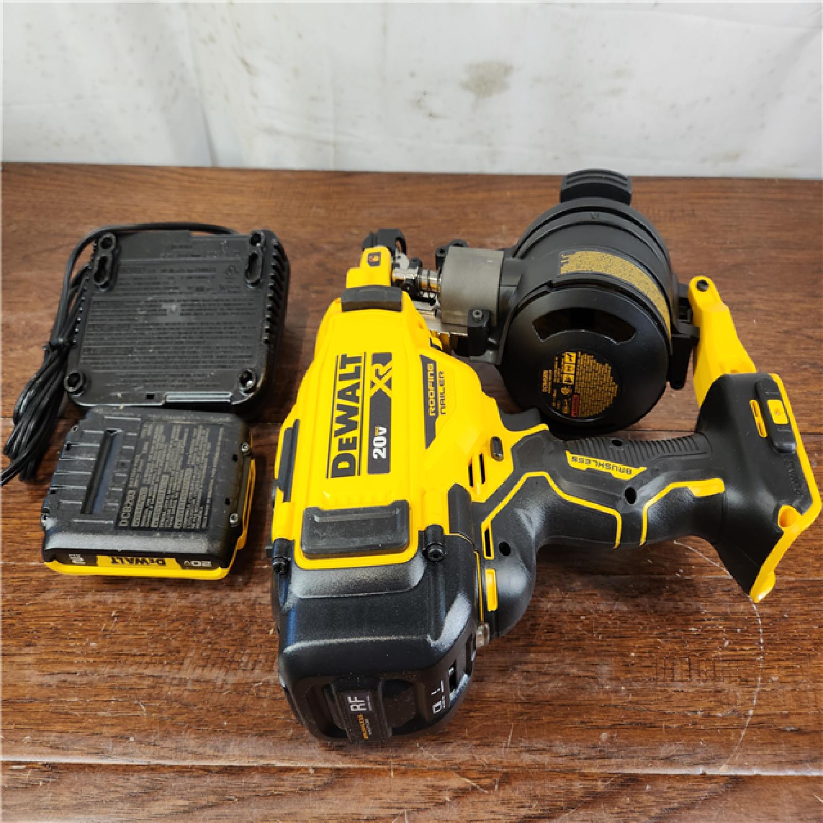 AS-IS DEWALT 20V MAX Brushless Cordless 15-Degree Roofing Nailer Kit