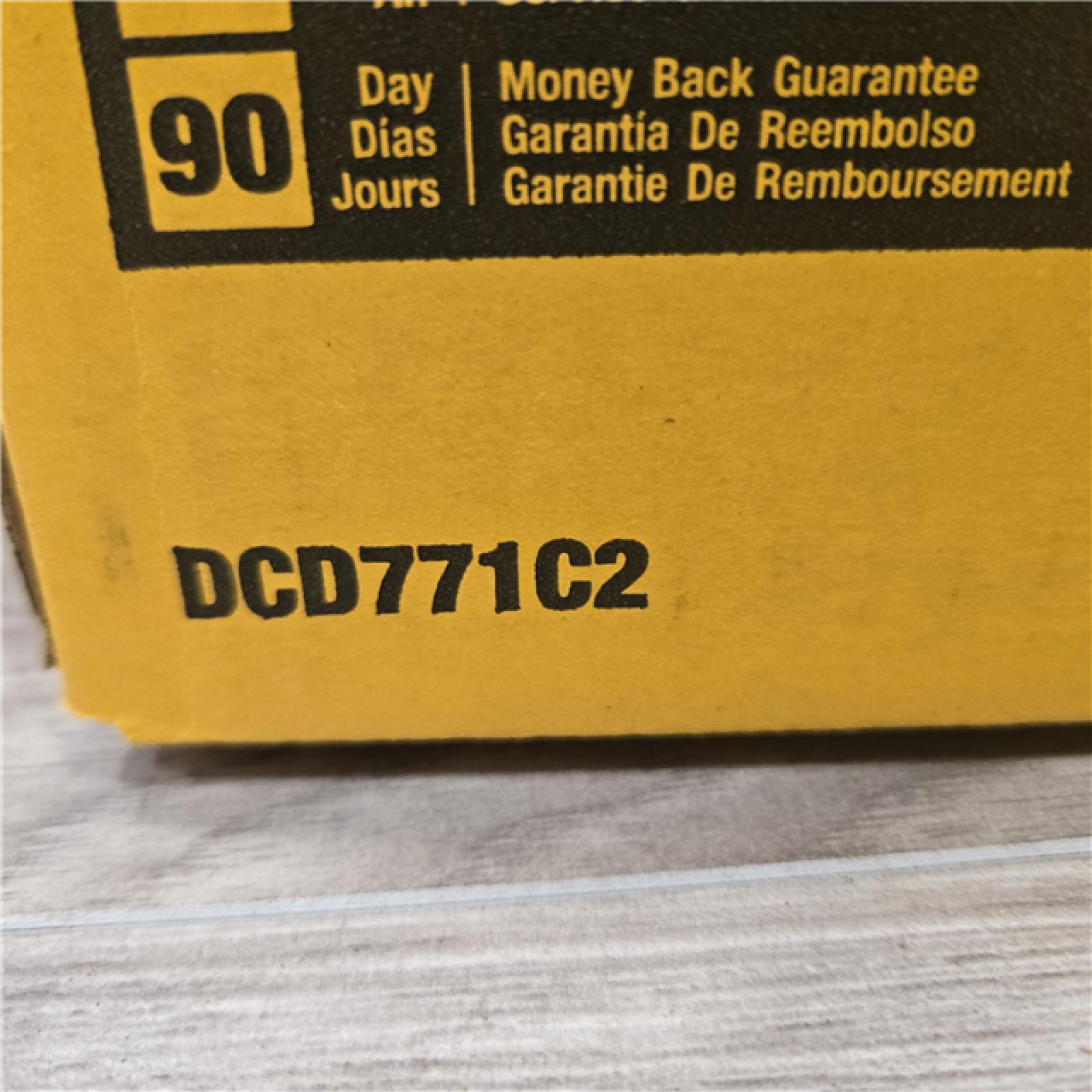 NEW! - DEWALT 20V MAX Cordless 1/2 in. Drill/Driver Kit