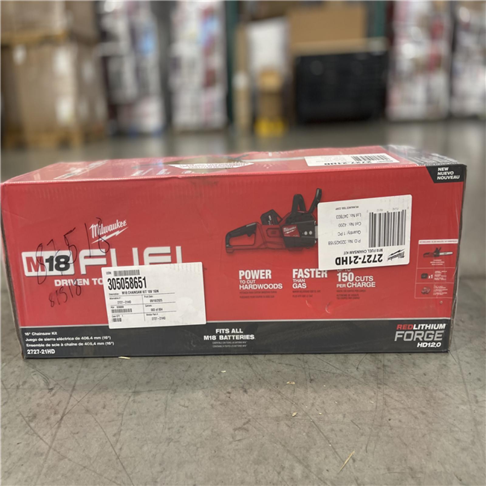 NEW!- Milwaukee M18 FUEL 16 in. 18V Lithium-Ion Brushless Battery Chainsaw Kit with 12.0 Ah Battery and M18 Rapid Charger