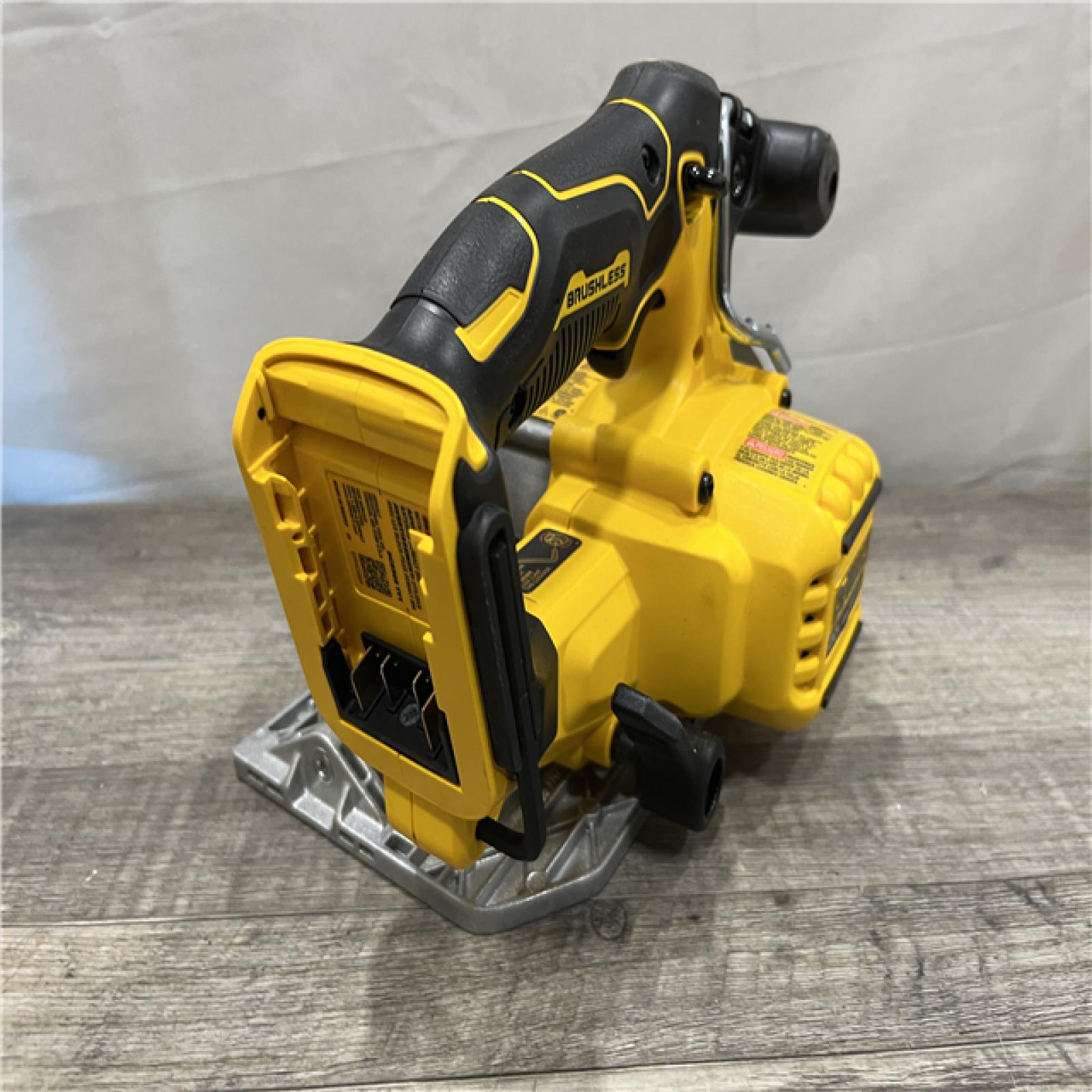 AS-IS DEWALT 20V MAX Cordless Brushless 6-1/2 in. Sidewinder Style Circular Saw (Tool Only)