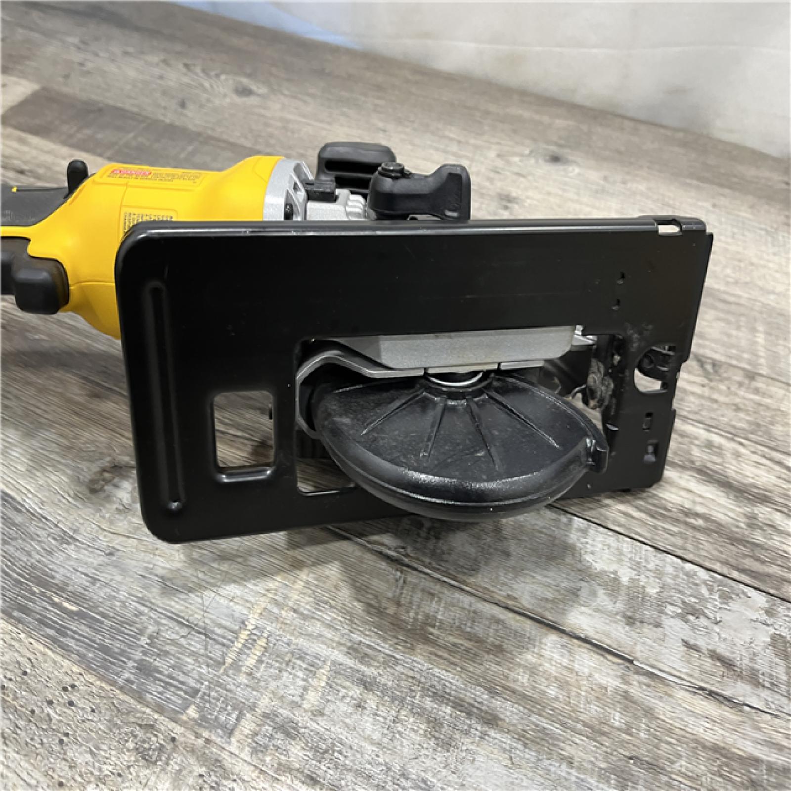 AS-IS DEWALT ATOMIC 20V MAX Cordless Brushless 4-1/2 in. Circular Saw (Tool Only)