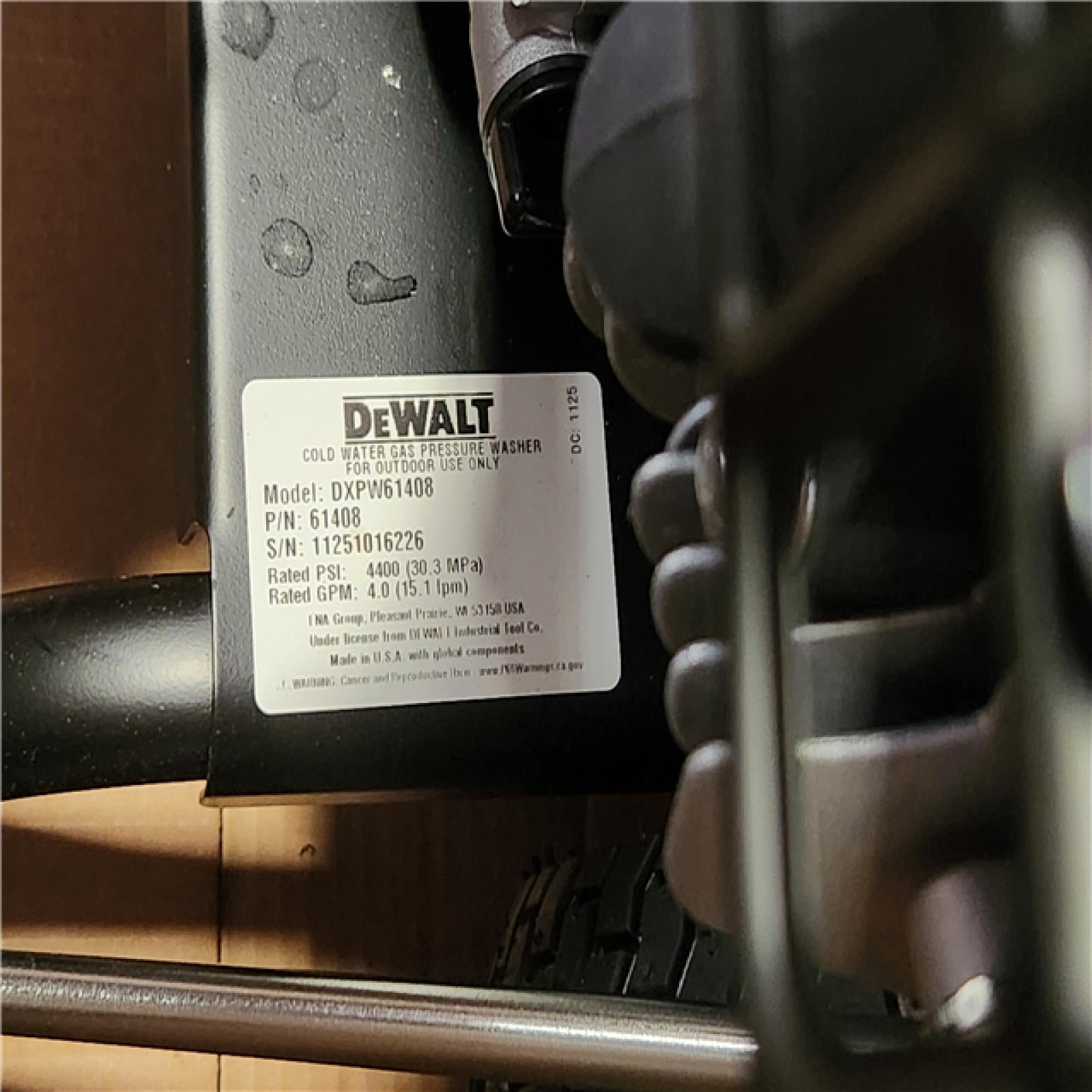Phoenix NEW DEWALT 4400 PSI 4.0 GPM Gas Pressure Washer with 420cc Engine  Triplex Pump  Commercial Cold Water Power Washer