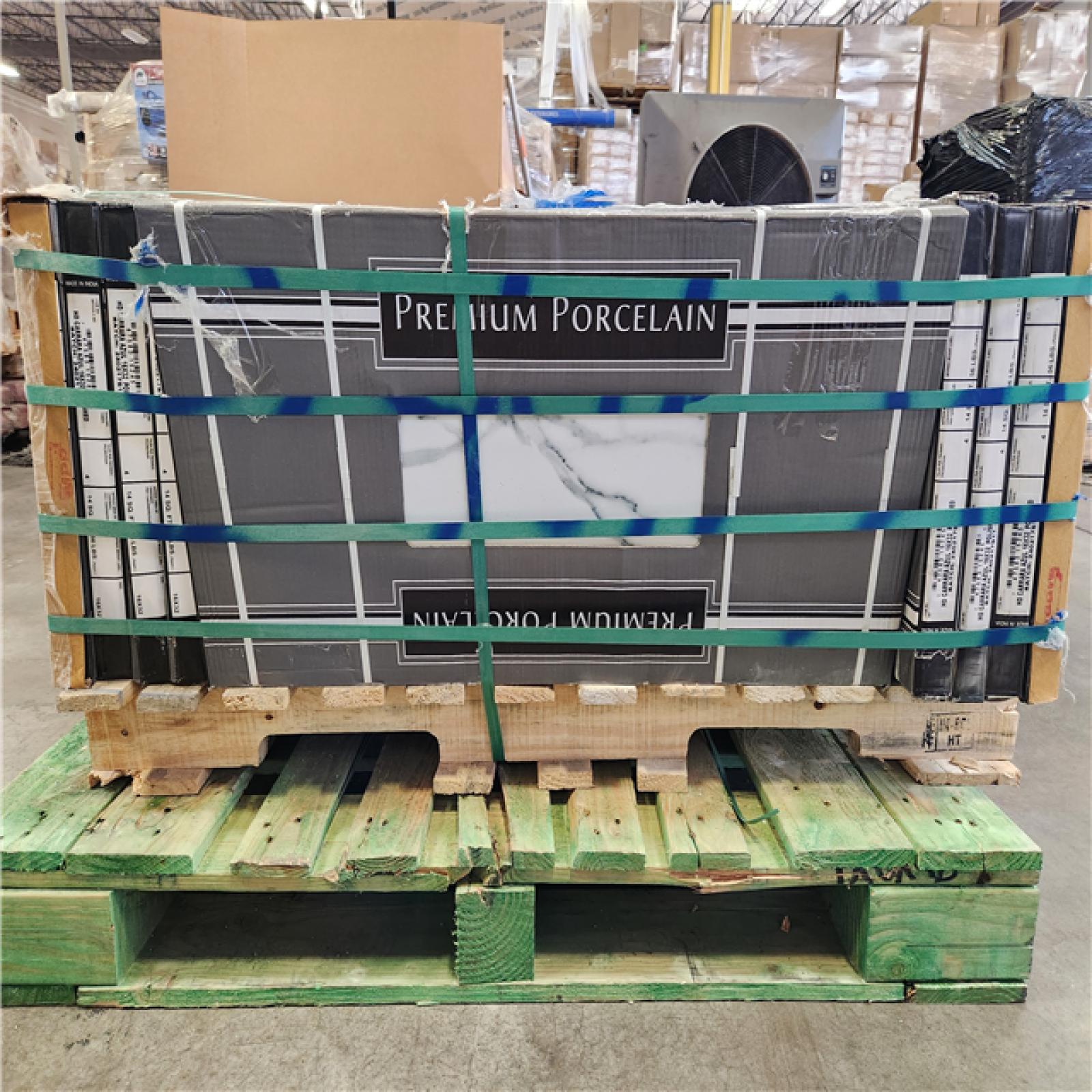 Phoenix Location MSI Carrara Azul 16 in. x 32 in. Polished Porcelain Marble Look Floor and Wall Tile (383 sq. ft. 27 Case)