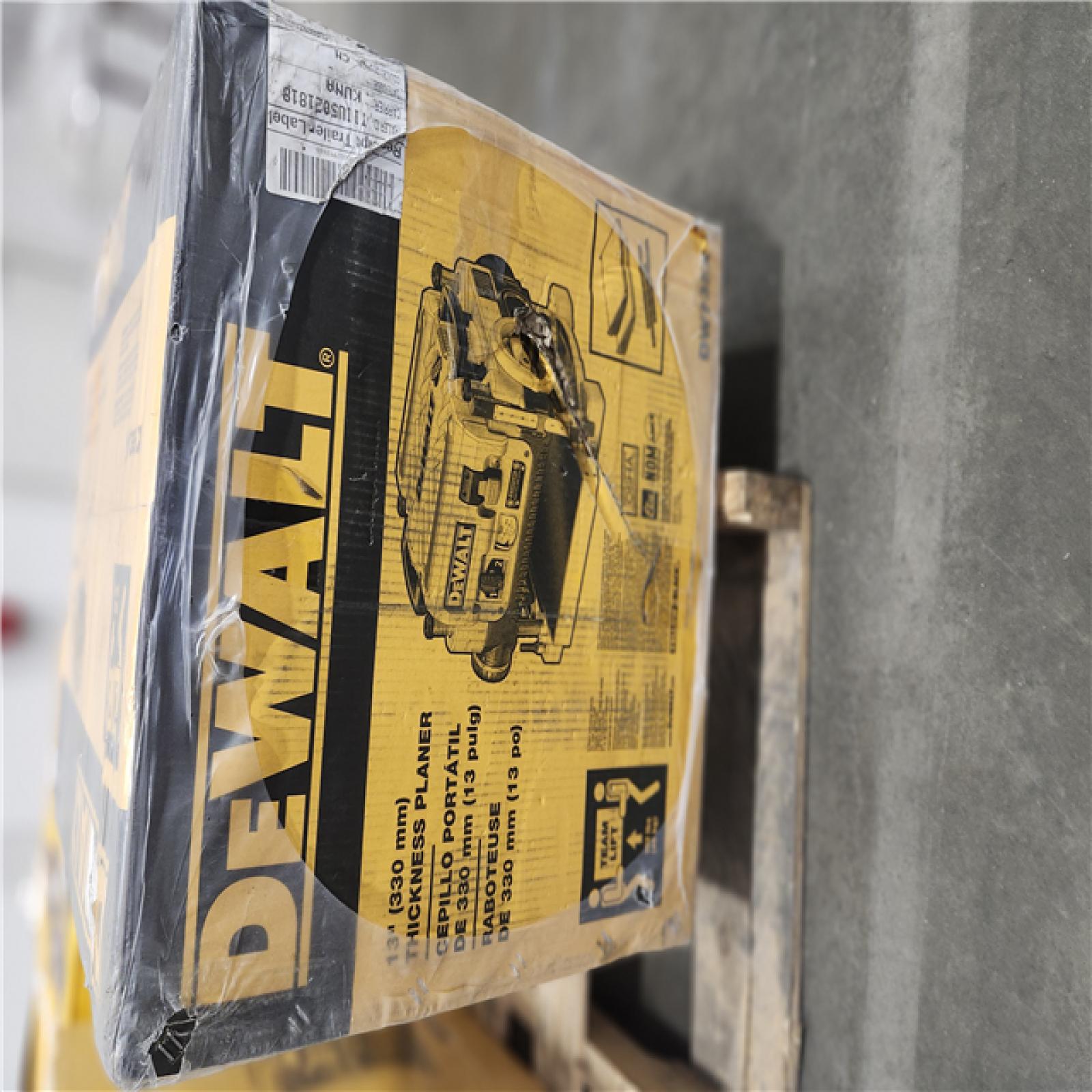 NEW- 15 Amp Corded 13 in. Heavy-Duty 2-Speed Bench Planer