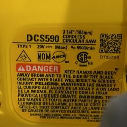 AS-IS DEWALT 20-Volt MAX 7-1/4 in. Cordless Circular Saw (Tool Only)