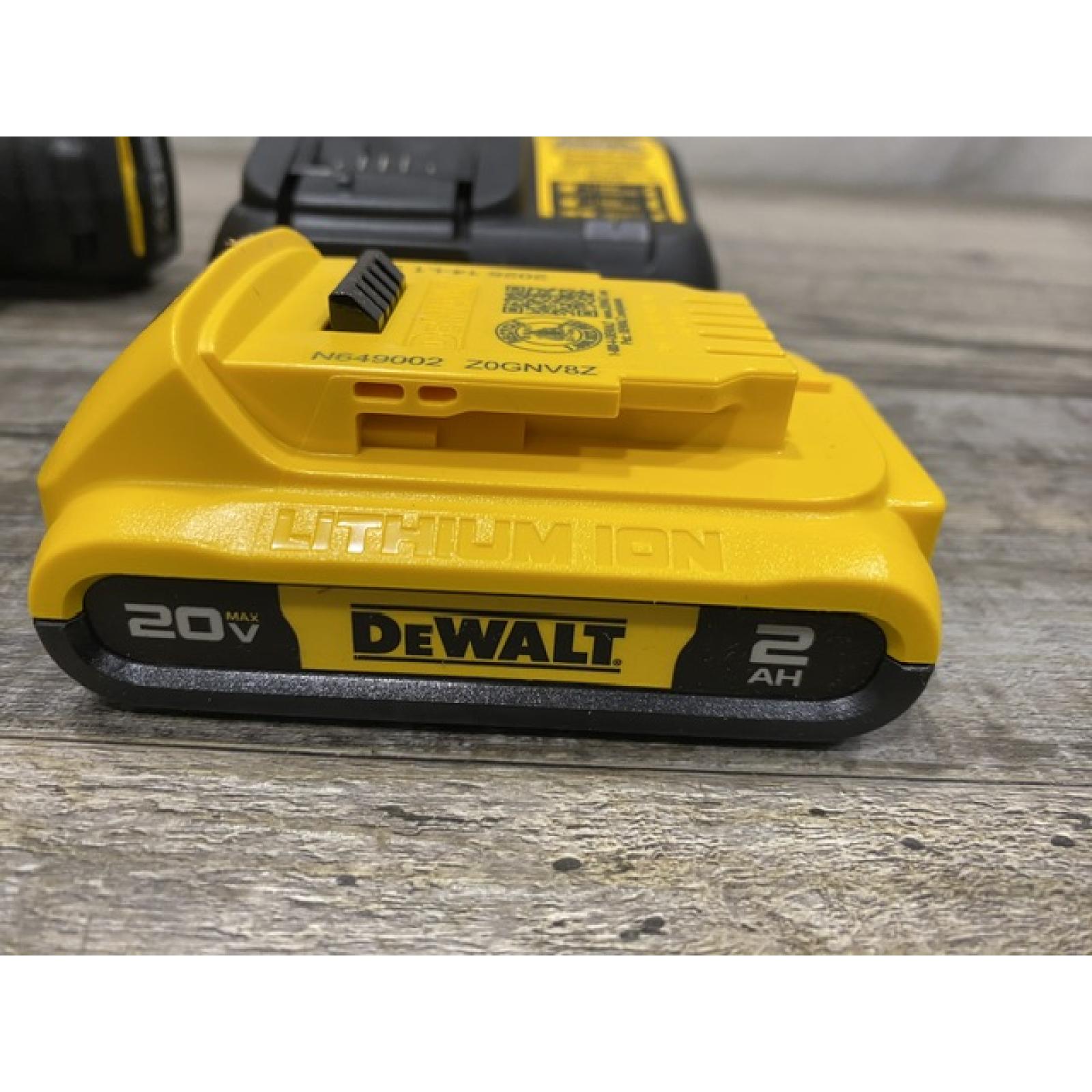 AS-IS DEWALT 20V MAX Cordless Battery Powered Pruner Kit