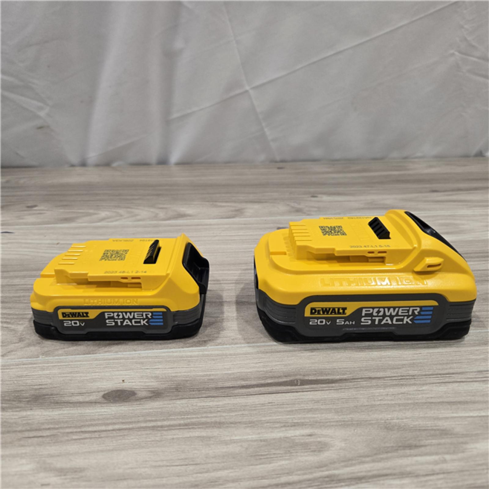 AS-IS Dewalt 20V MAX POWERSTACK Batteries and Charger Starter Kit (1.7 Ah/5 Ah) - DCBP315-2C