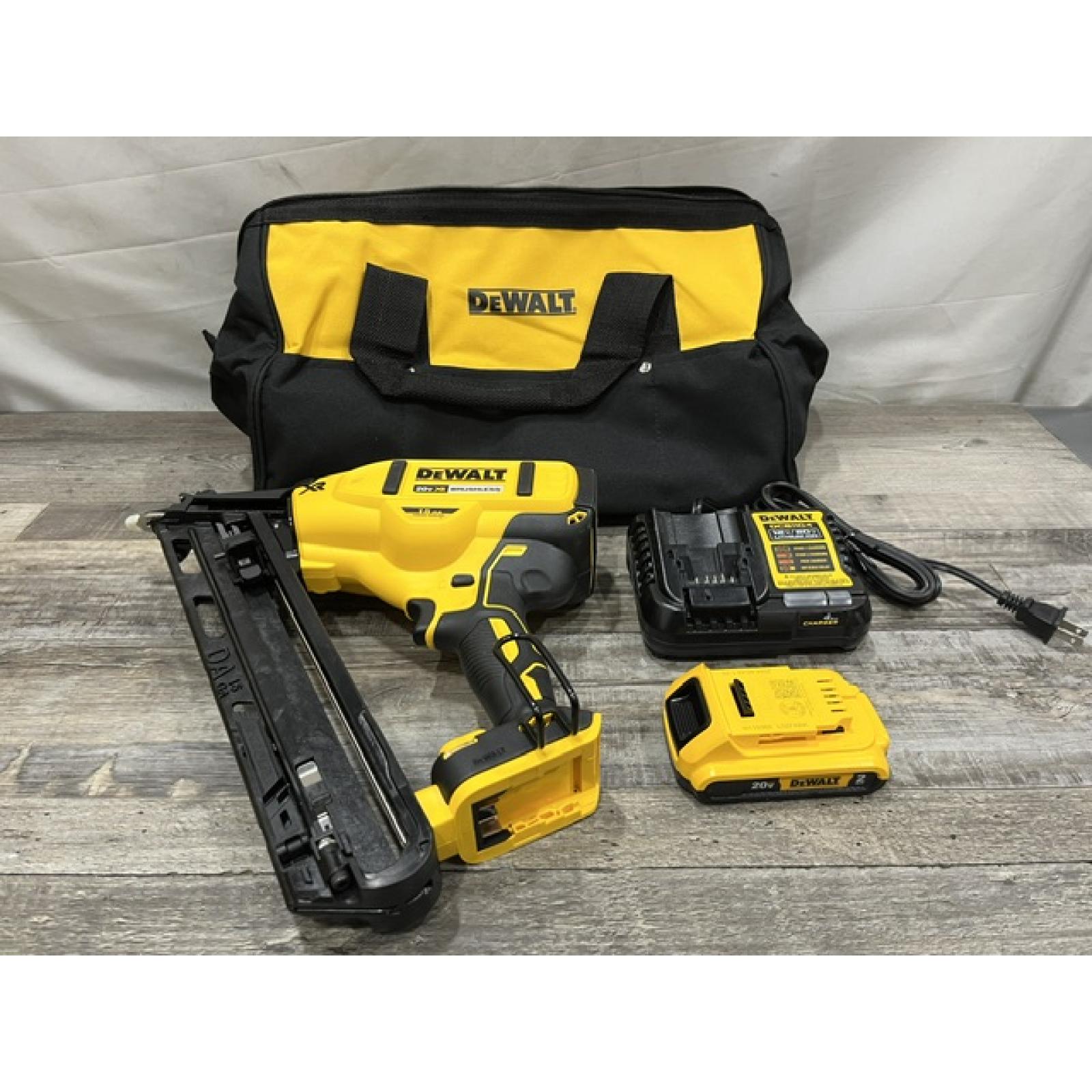 AS-IS DEWALT 20V MAX XR Lithium-Ion Cordless 2-1/2 in. 15-Gauge Finish Nailer Kit