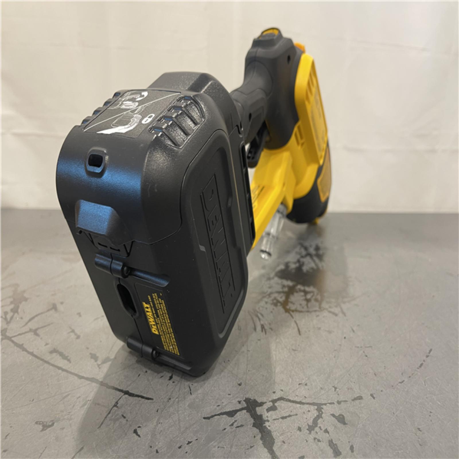 AS-IS - DEWALT 20V MAX 550 PSI 1.0 GPM Cold Water Cordless Battery Power Cleaner Kit