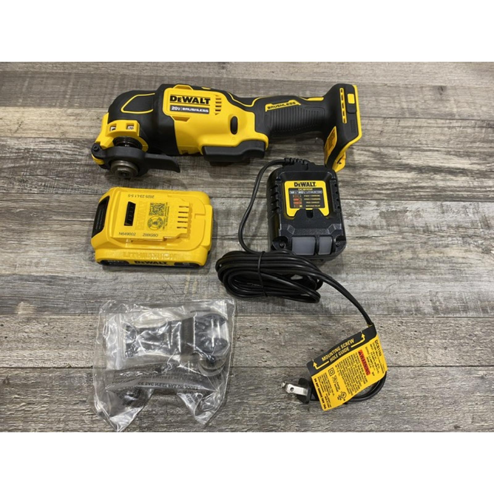 AS-IS DEWALT ATOMIC 20V MAX Cordless Brushless Oscillating Multi Tool Kit
